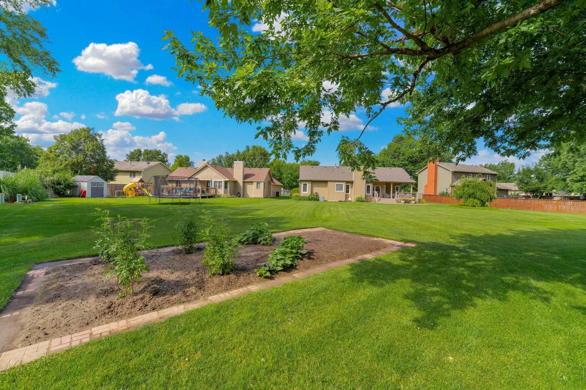 Wichita, Kansas 67212, United States, 4 Bedrooms Bedrooms, ,3 BathroomsBathrooms,Residential,Pending,207388