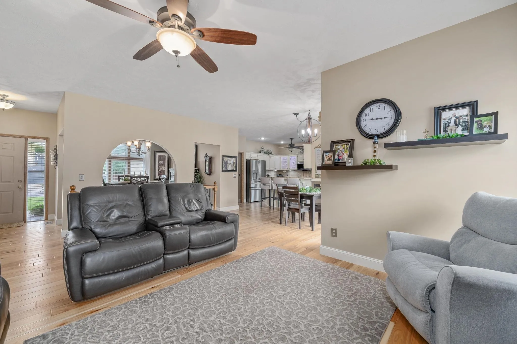 Wichita, Kansas 67212, United States, 4 Bedrooms Bedrooms, ,3 BathroomsBathrooms,Residential,Pending,207388