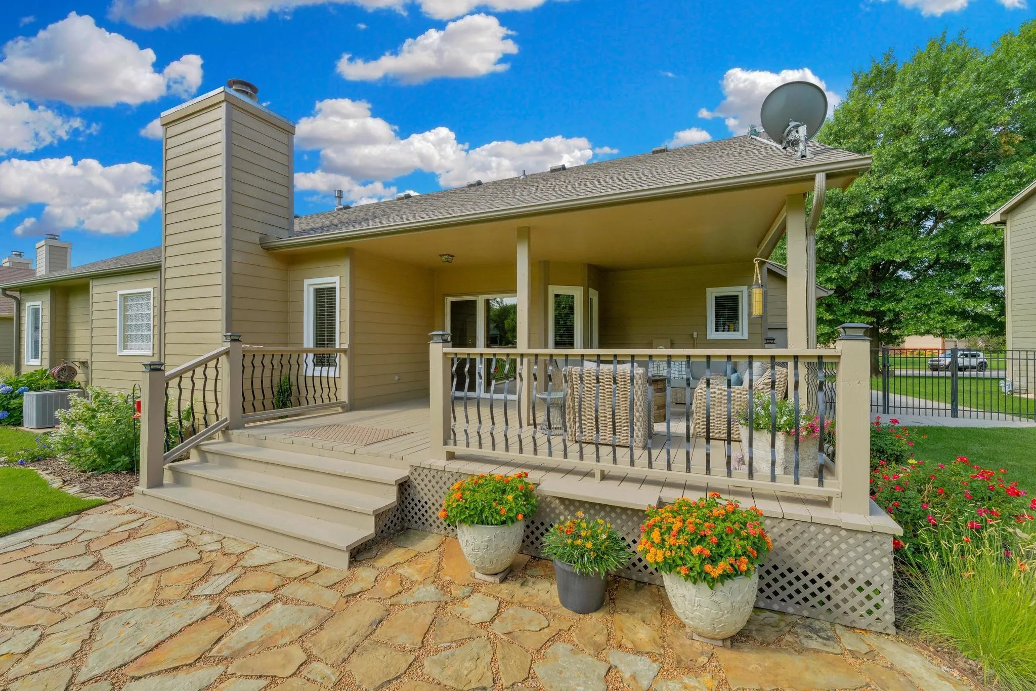 Wichita, Kansas 67212, United States, 4 Bedrooms Bedrooms, ,3 BathroomsBathrooms,Residential,Pending,207388