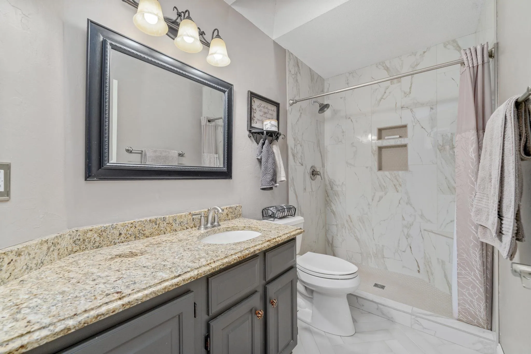 Wichita, Kansas 67212, United States, 4 Bedrooms Bedrooms, ,3 BathroomsBathrooms,Residential,Pending,207388