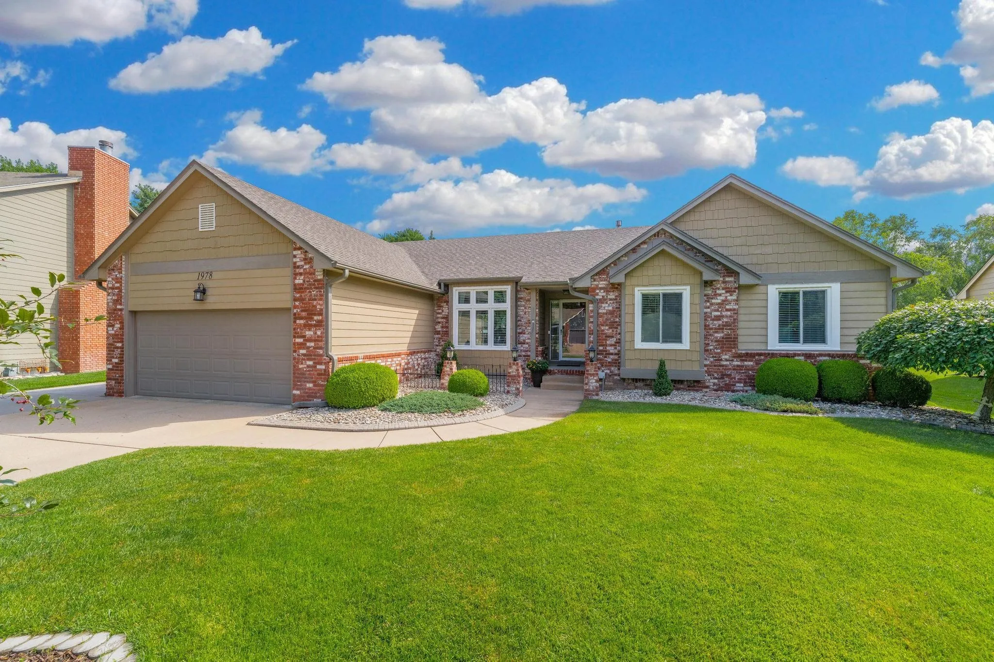 Wichita, Kansas 67212, United States, 4 Bedrooms Bedrooms, ,3 BathroomsBathrooms,Residential,Pending,207388