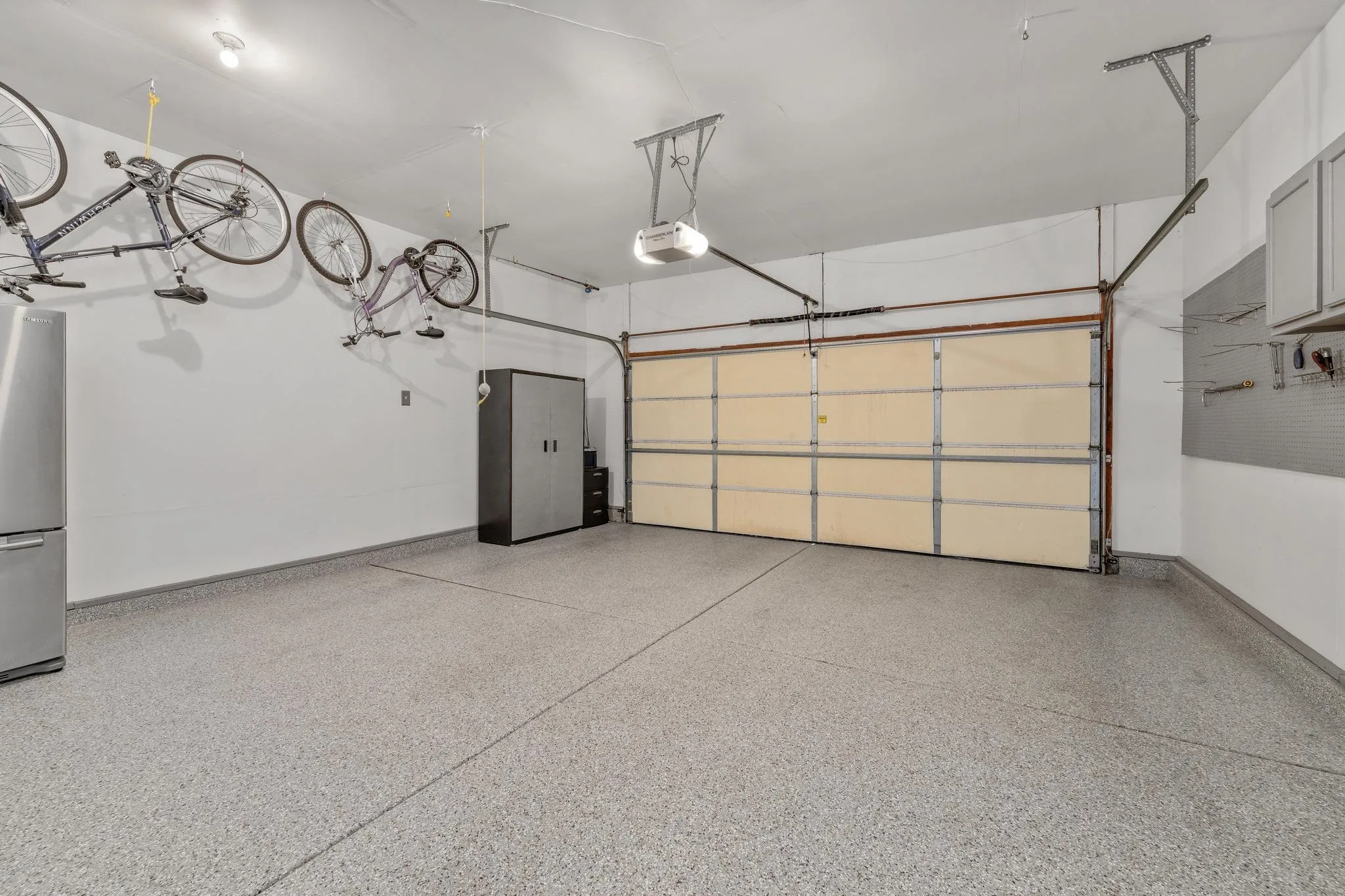 Wichita, Kansas 67212, United States, 4 Bedrooms Bedrooms, ,3 BathroomsBathrooms,Residential,Pending,207388