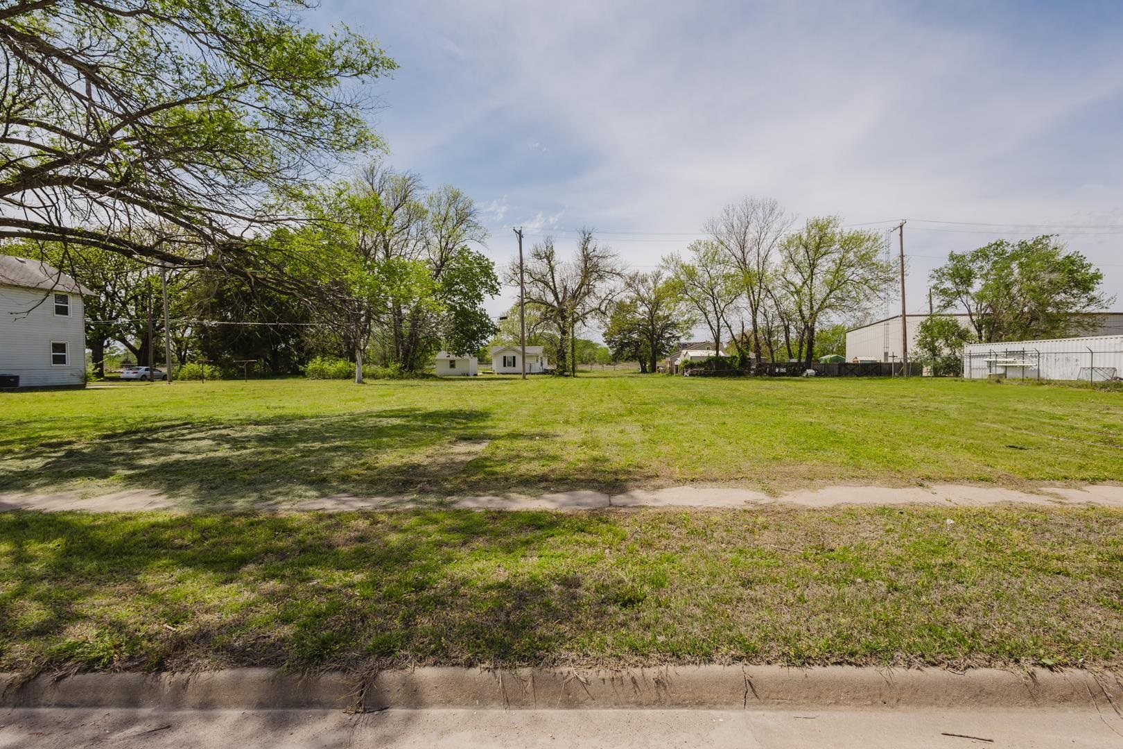 313 N Walnut St, Augusta, Kansas image 14
