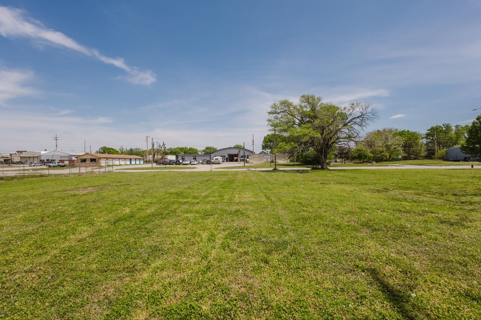 313 N Walnut St, Augusta, Kansas image 16
