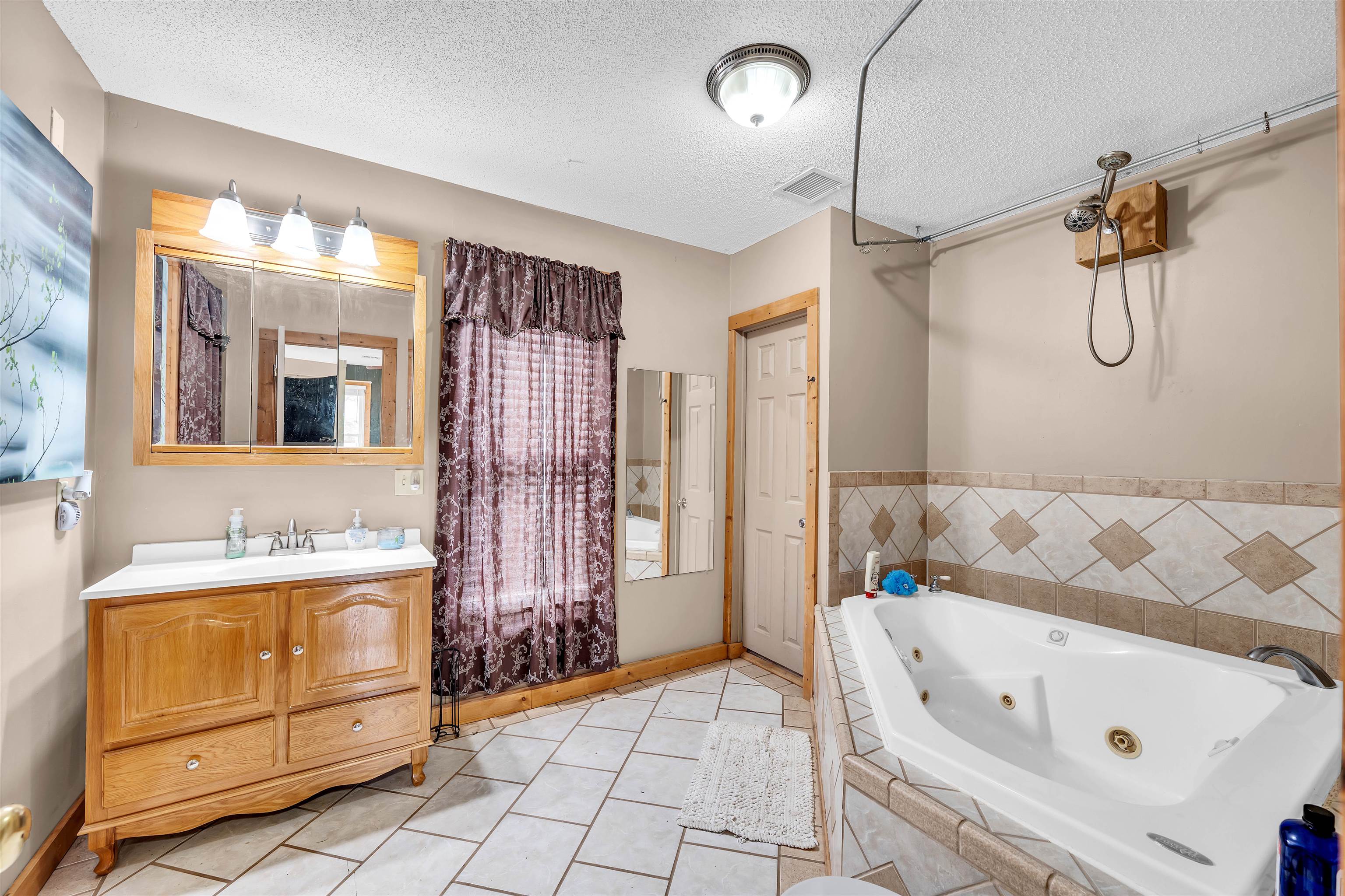 303 S Somerset St, Norwich, Virginia image 6