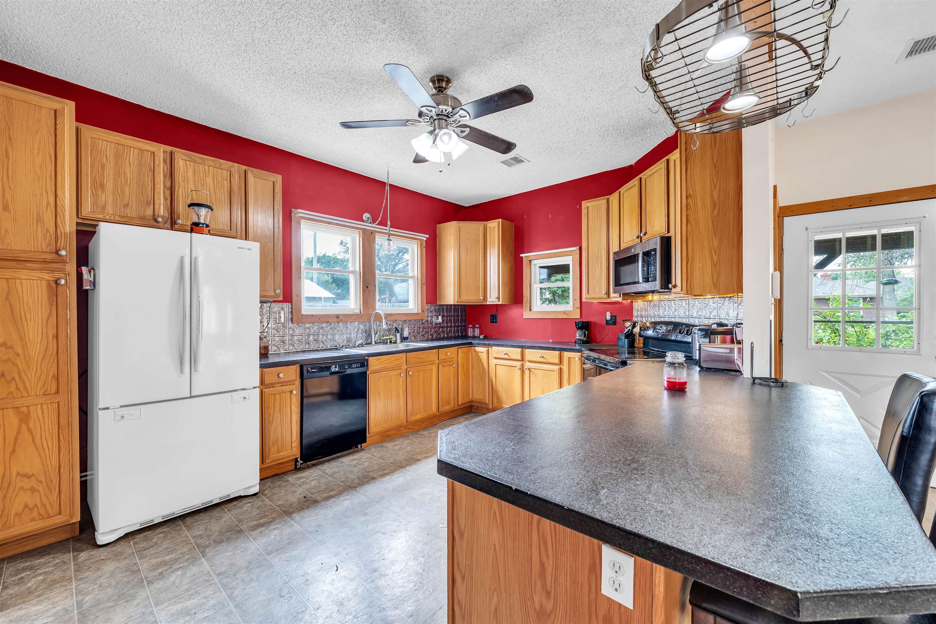 303 S Somerset St, Norwich, Virginia image 9