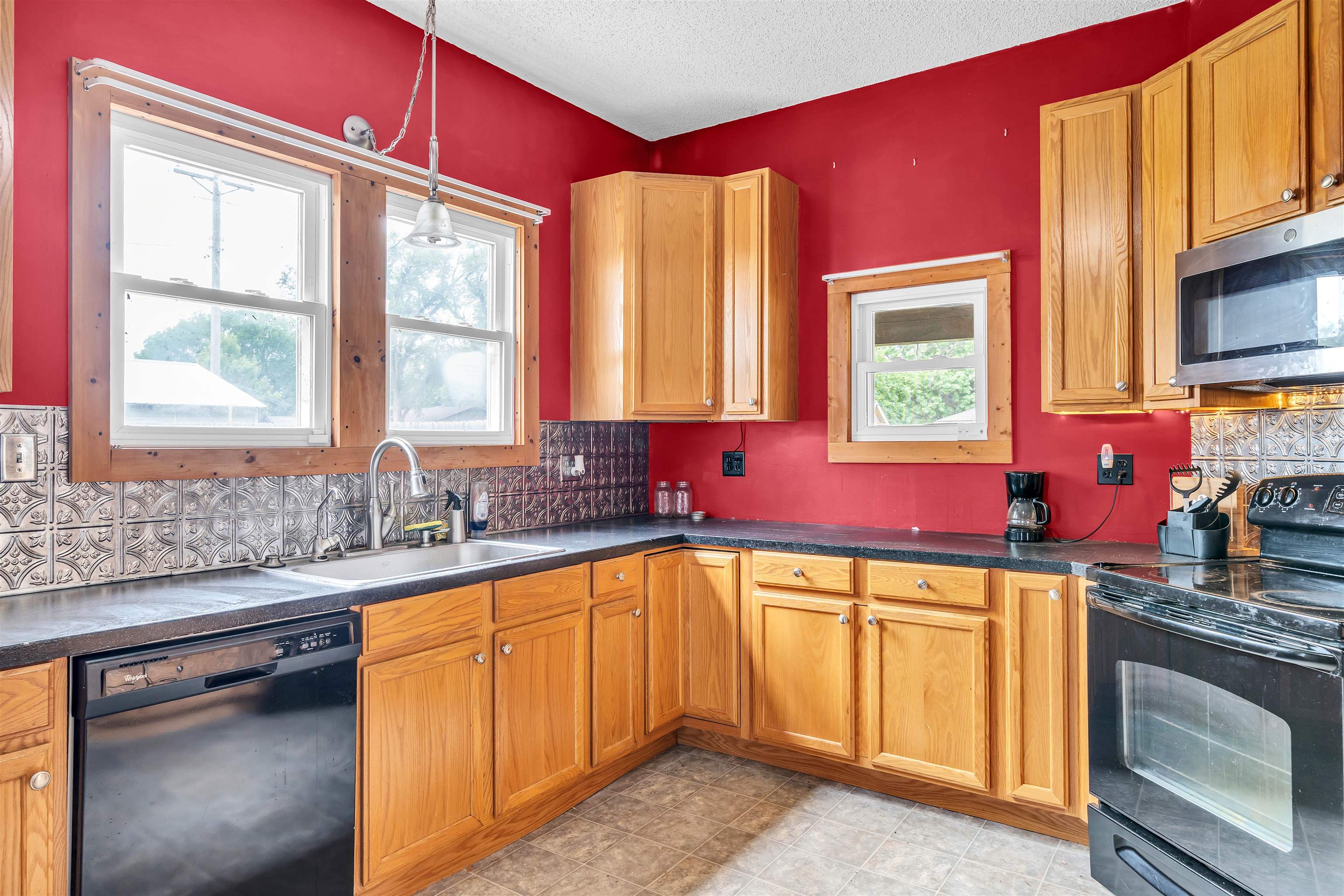 303 S Somerset St, Norwich, Virginia image 11