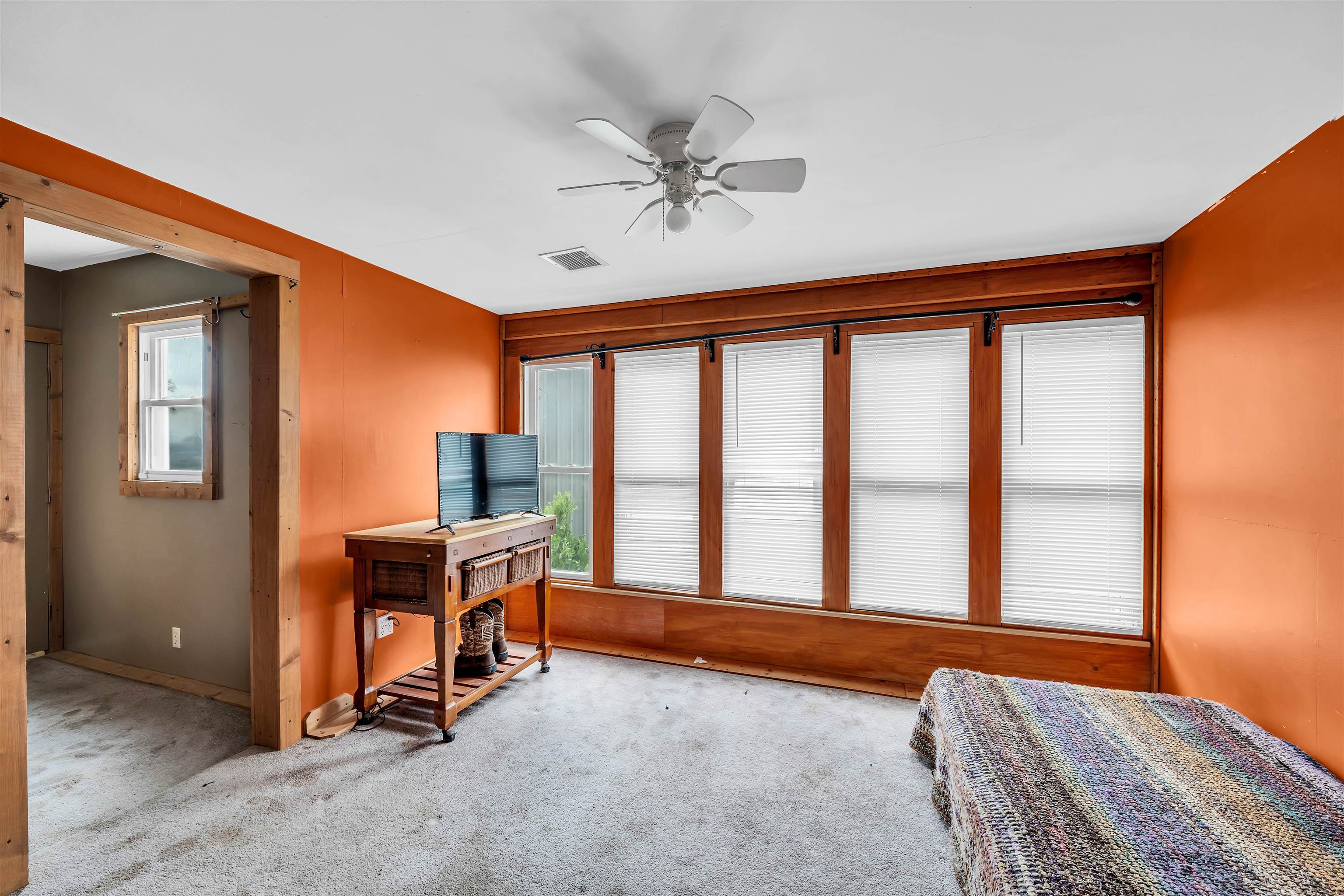 303 S Somerset St, Norwich, Virginia image 14
