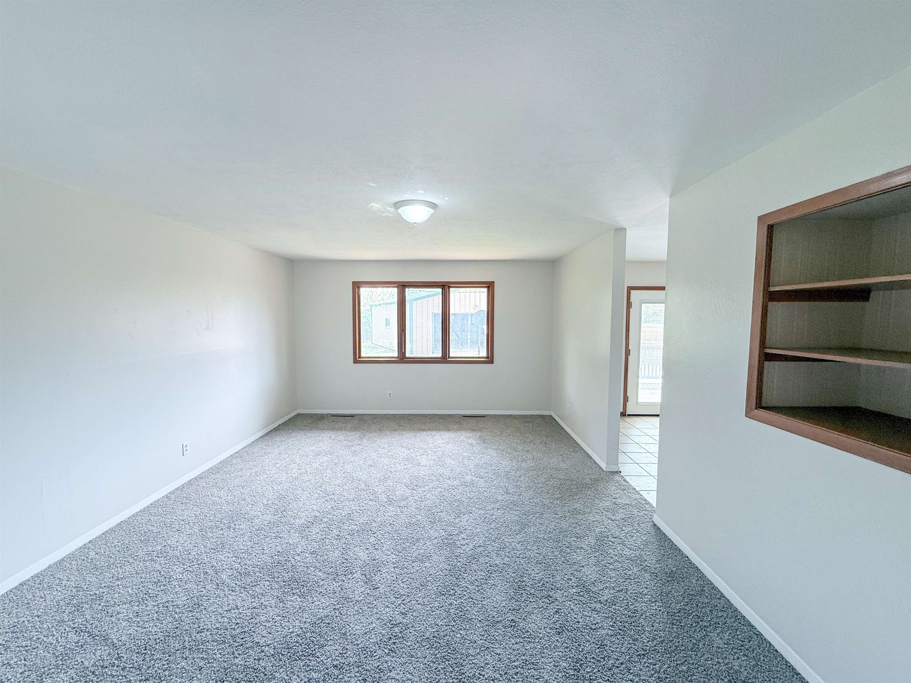 605 Catalina Dr, Hutchinson, Kansas image 3