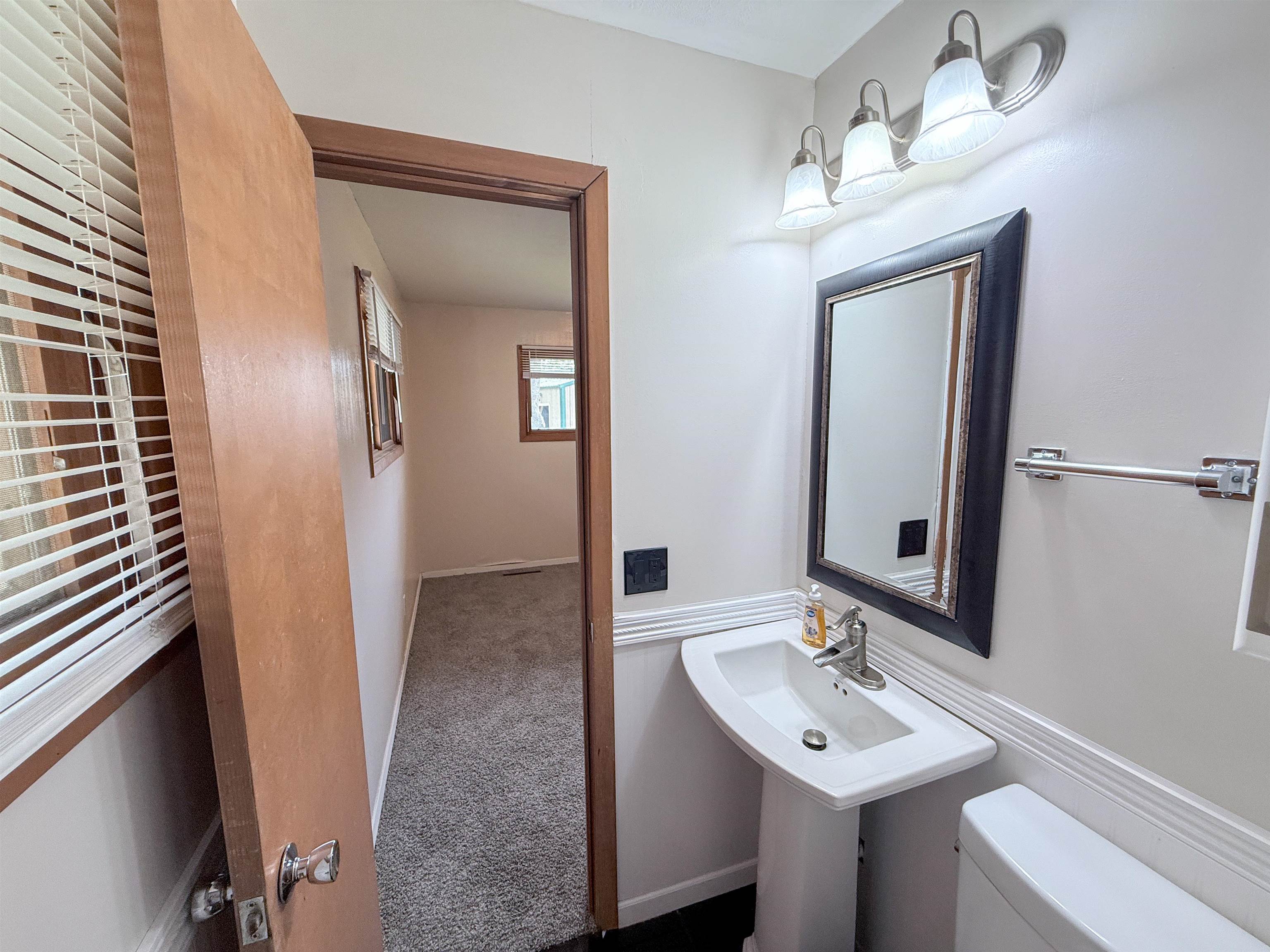605 Catalina Dr, Hutchinson, Kansas image 11
