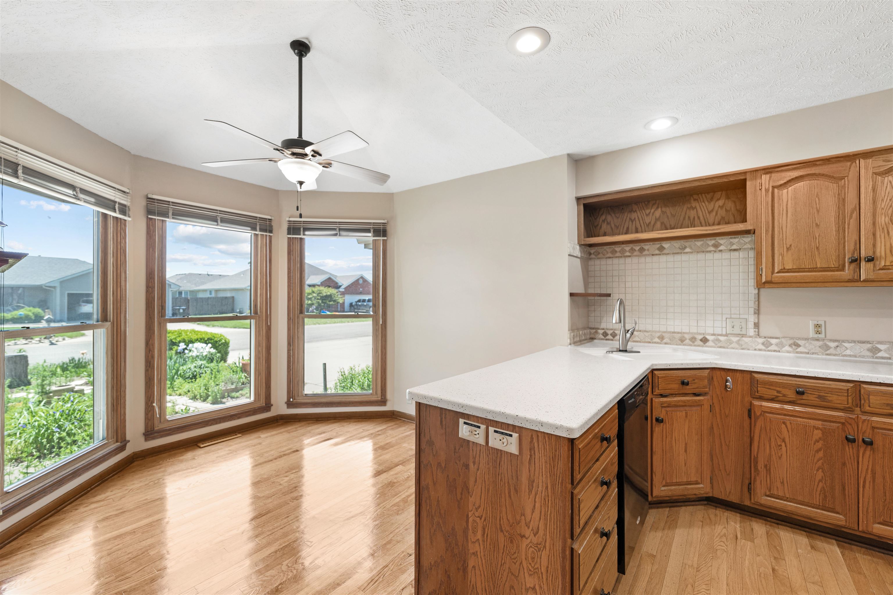2207 Village Ln, Salina, Kansas image 9