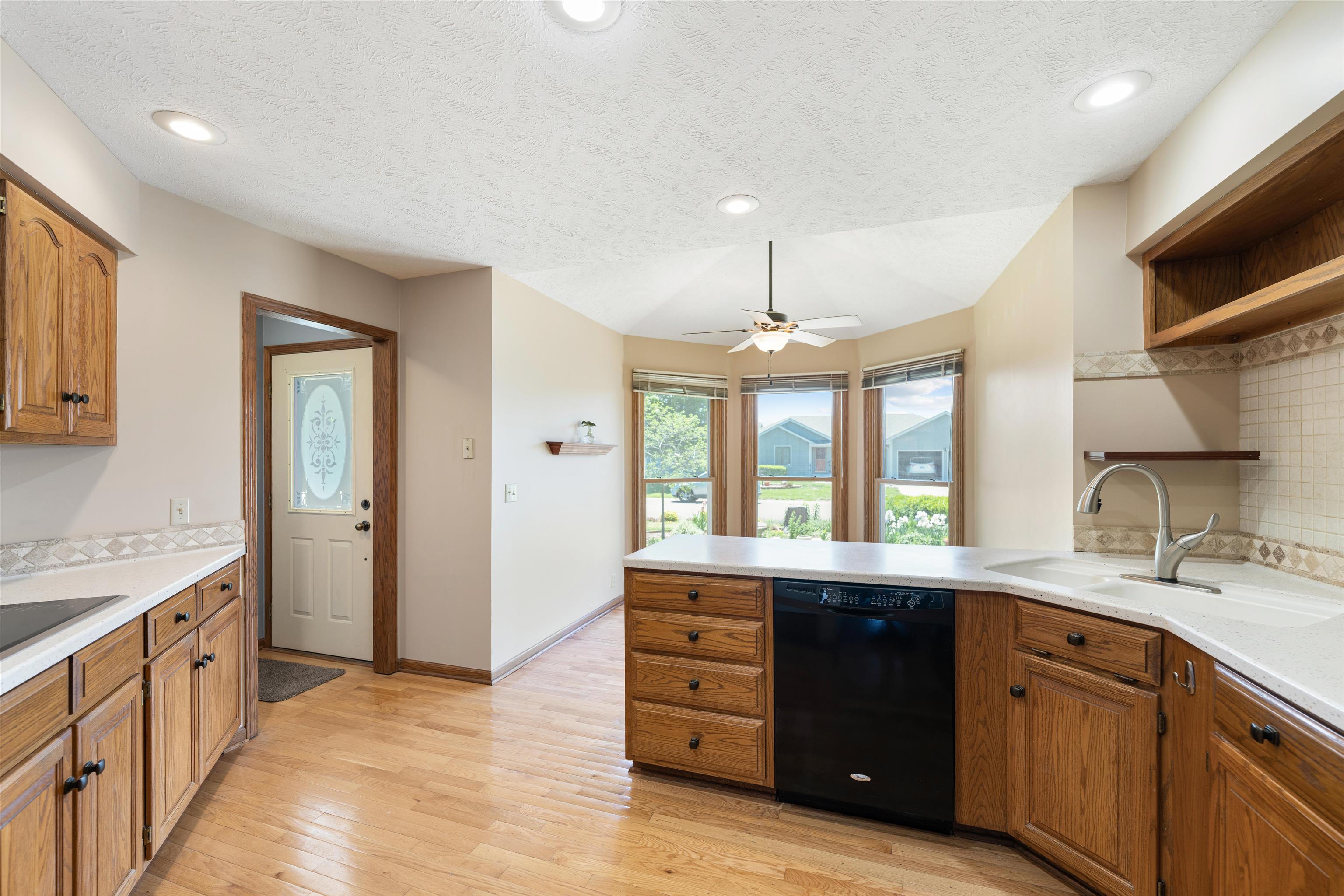2207 Village Ln, Salina, Kansas image 8