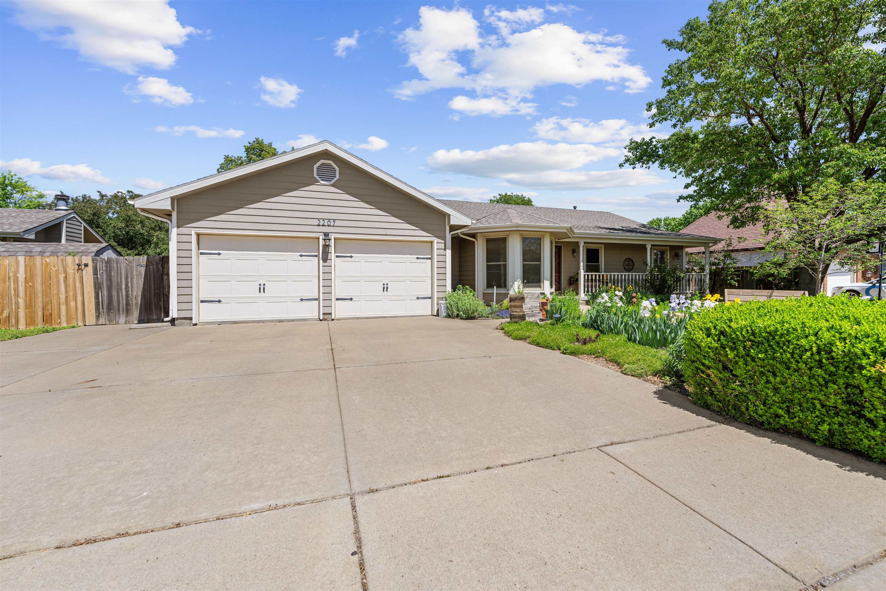 2207 Village Ln, Salina, Kansas image 2