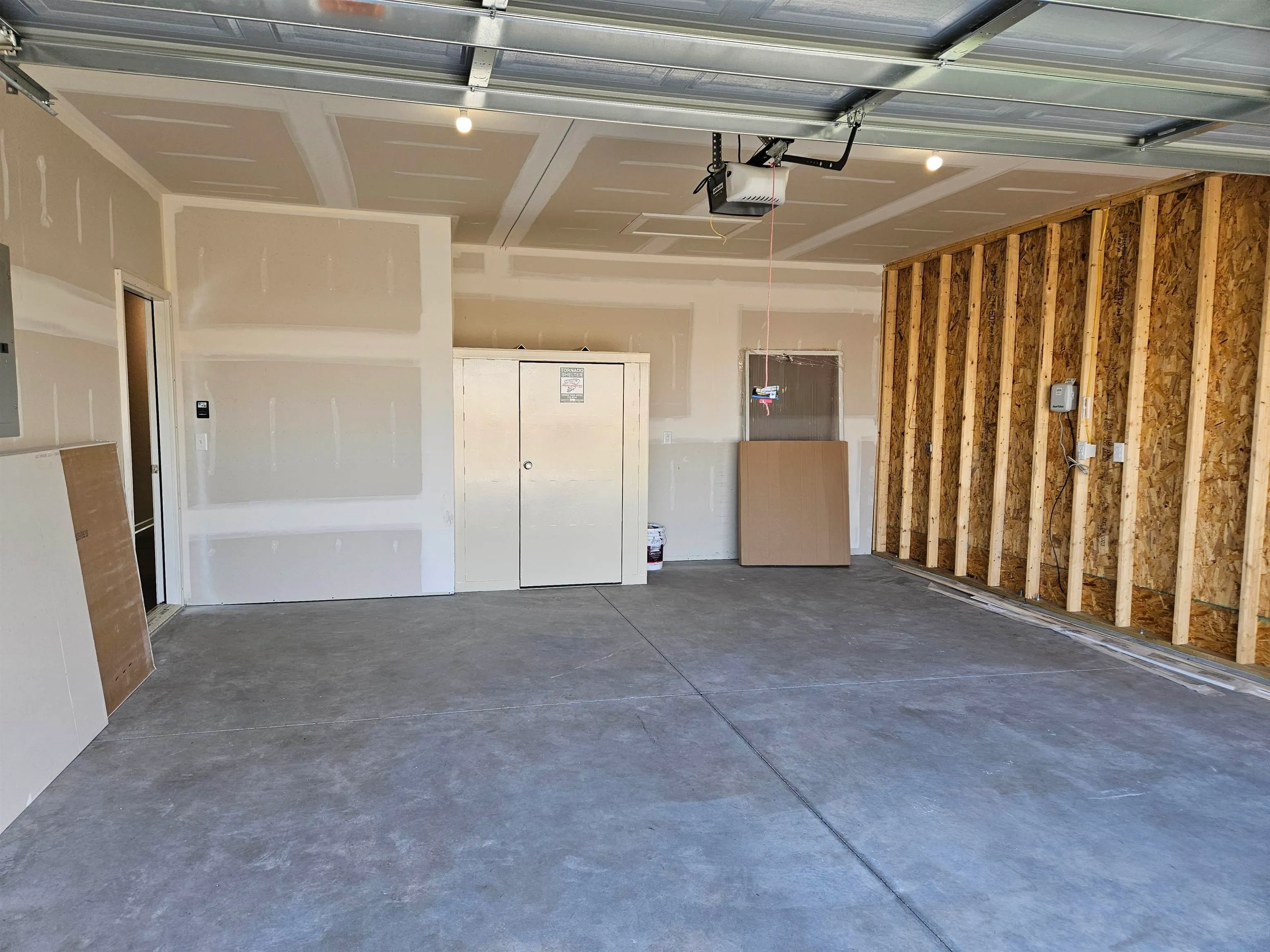 Garden Plain, Kansas 67050, United States, 4 Bedrooms Bedrooms, ,2 BathroomsBathrooms,Residential,Pending,47211