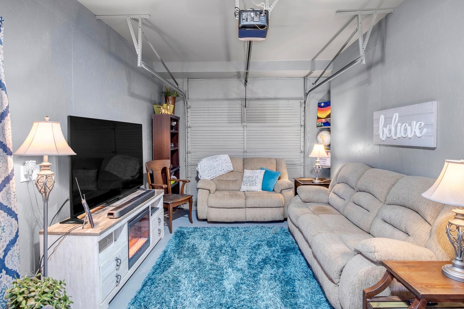 Newton, Kansas 67114, United States, 2 Bedrooms Bedrooms, ,2 BathroomsBathrooms,Residential,Pending,61896