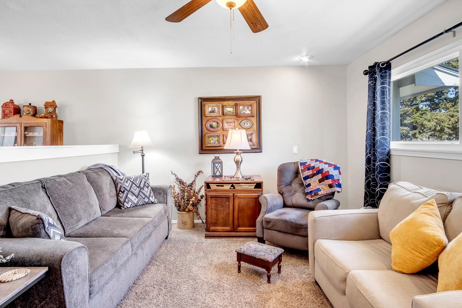 Newton, Kansas 67114, United States, 2 Bedrooms Bedrooms, ,2 BathroomsBathrooms,Residential,Pending,61896