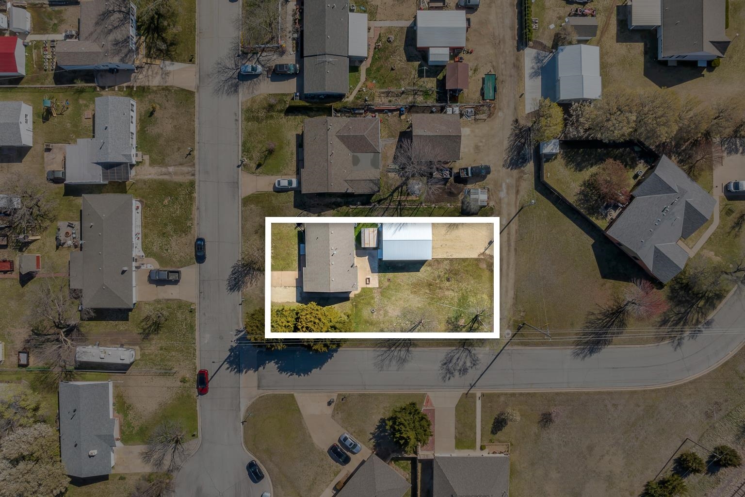 Newton, Kansas 67114, United States, 2 Bedrooms Bedrooms, ,2 BathroomsBathrooms,Residential,Pending,61896