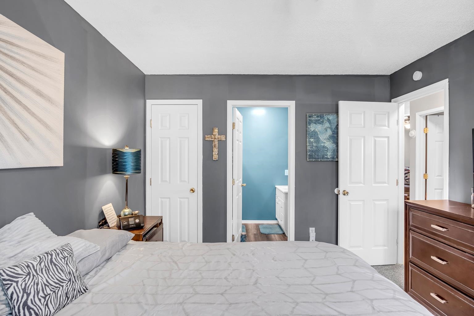 Newton, Kansas 67114, United States, 2 Bedrooms Bedrooms, ,2 BathroomsBathrooms,Residential,Pending,61896