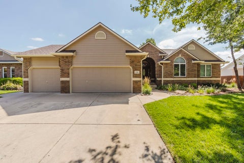 Homes For Sale - 134 N Emporia Ave<br/> Valley Center, KS 67147