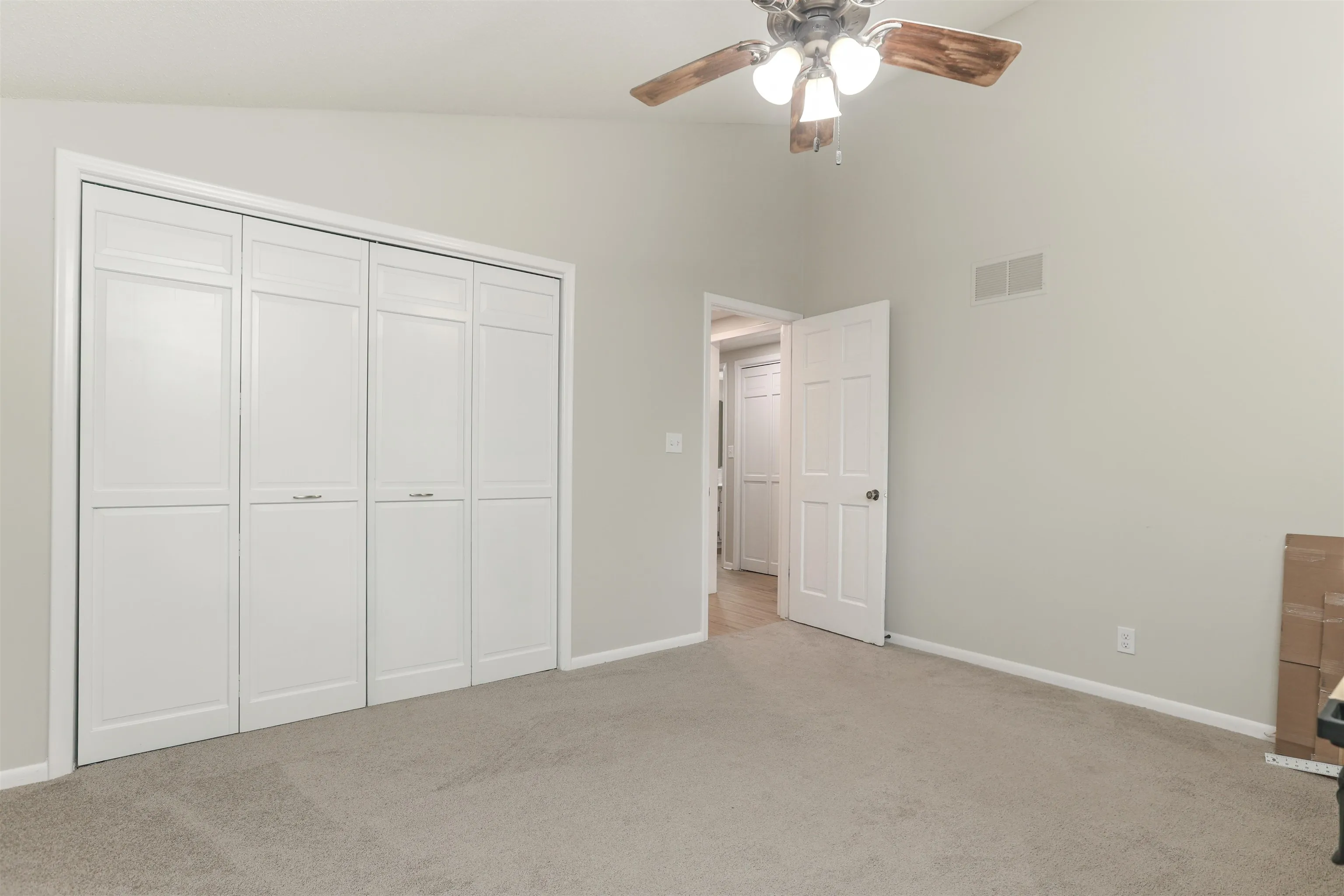 North Newton, Kansas 67117, United States, 2 Bedrooms Bedrooms, ,2 BathroomsBathrooms,Residential,Pending,144290