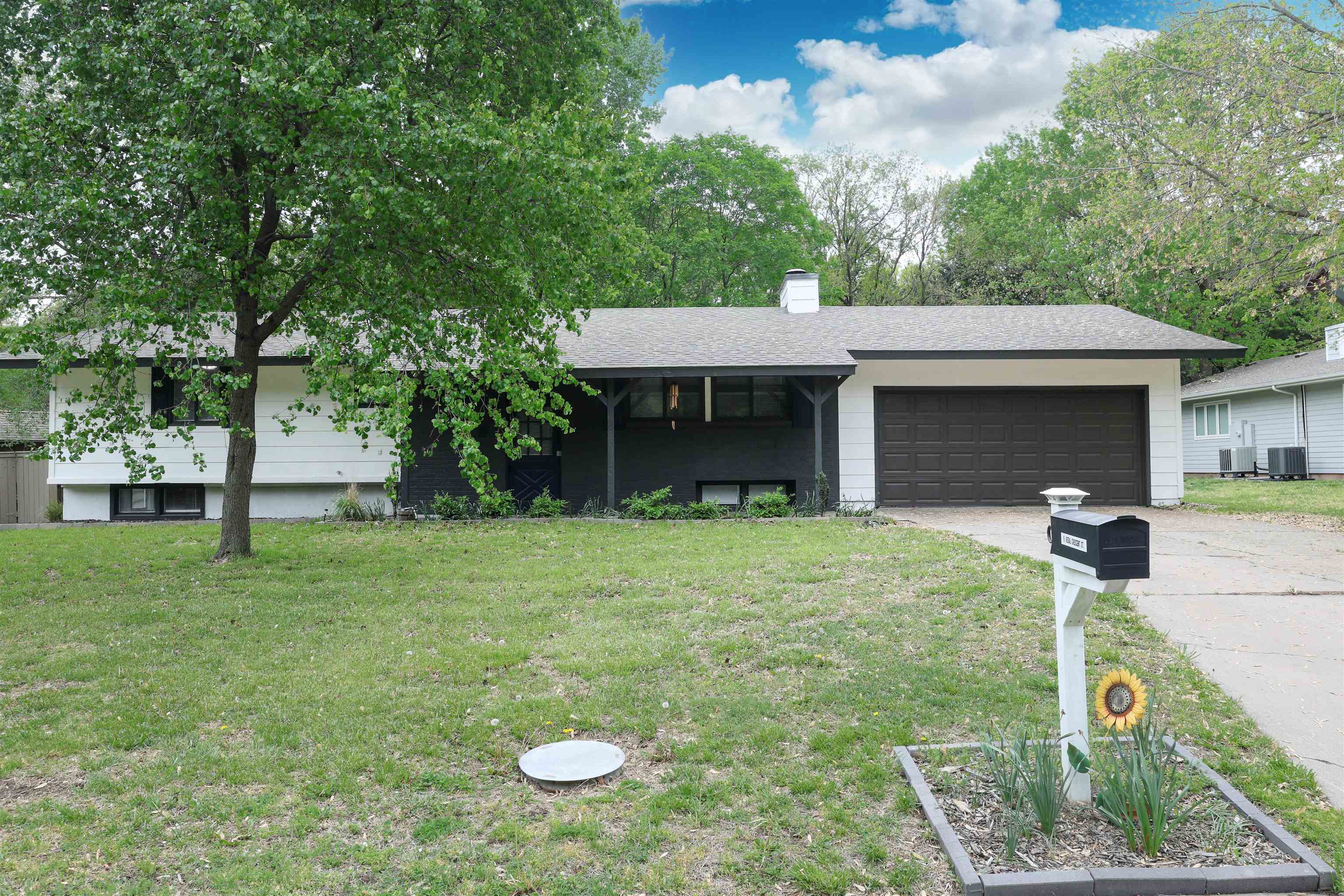 9 Regal Crescent St, North Newton, Kansas image 1
