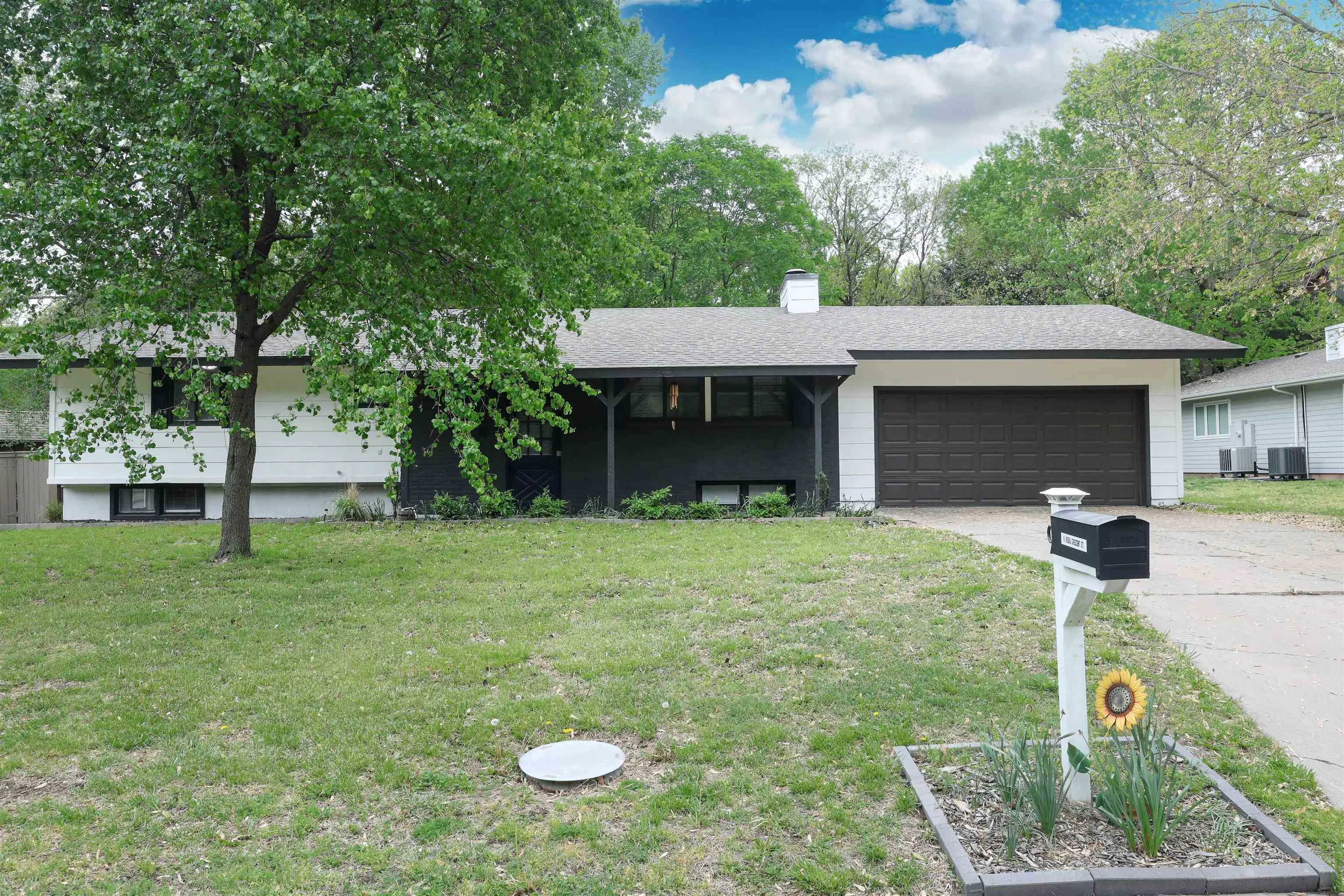 North Newton, Kansas 67117, United States, 2 Bedrooms Bedrooms, ,2 BathroomsBathrooms,Residential,Pending,144290 North Newton, Kansas 67117, United States, 2 Bedrooms Bedrooms, ,2 BathroomsBathrooms,Residential,Pending,144290