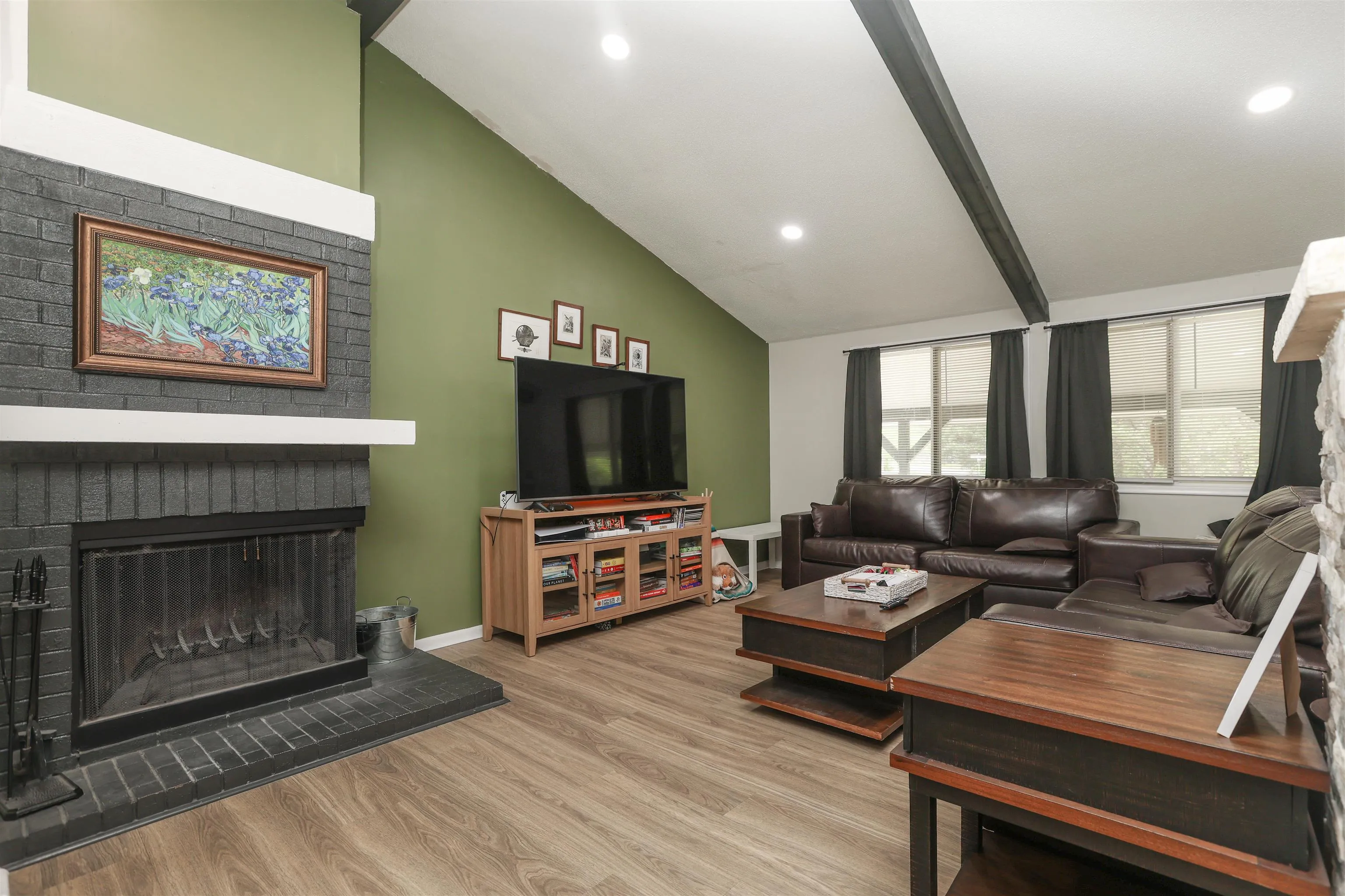 North Newton, Kansas 67117, United States, 2 Bedrooms Bedrooms, ,2 BathroomsBathrooms,Residential,Pending,144290