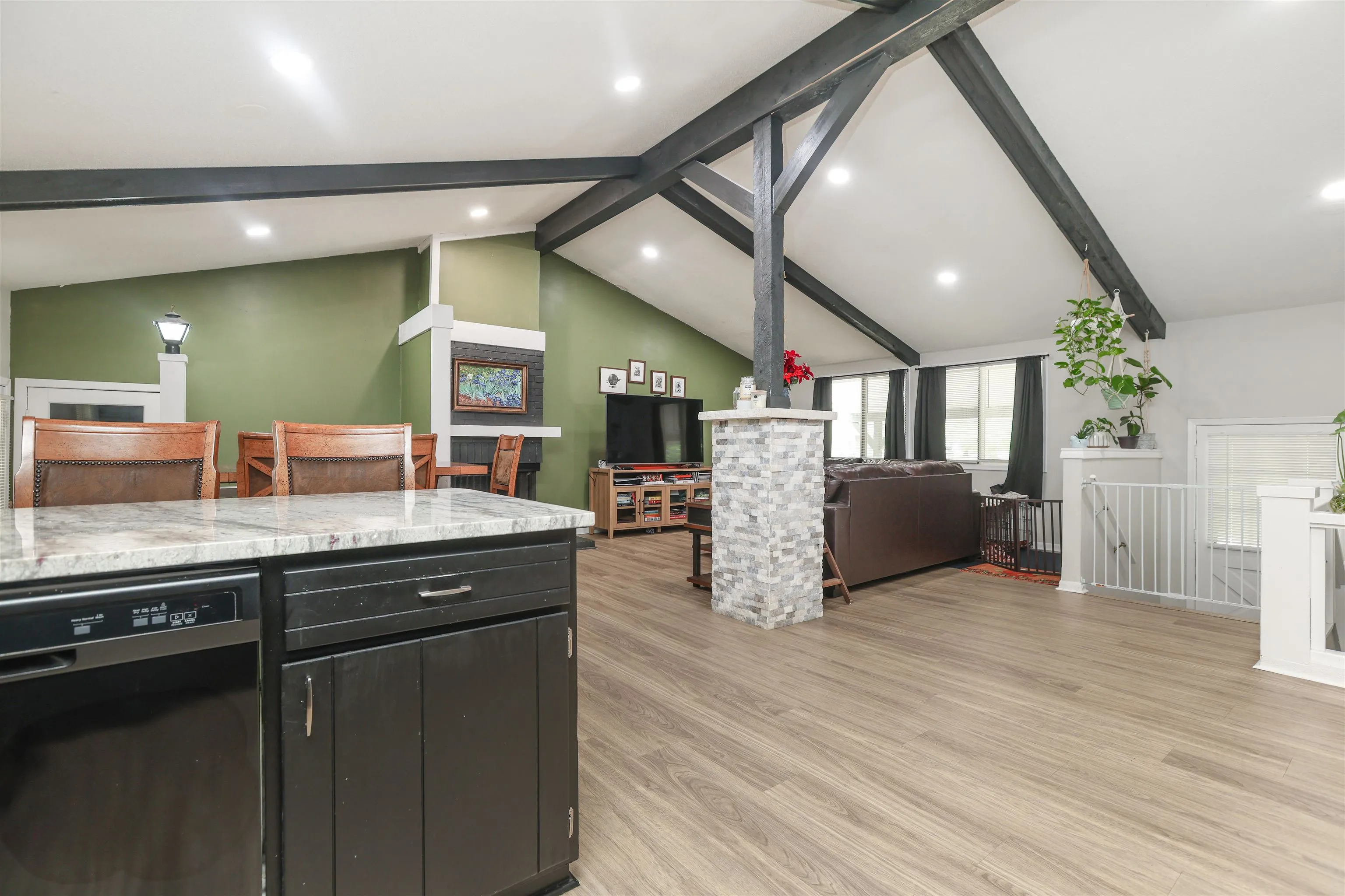 North Newton, Kansas 67117, United States, 2 Bedrooms Bedrooms, ,2 BathroomsBathrooms,Residential,Pending,144290