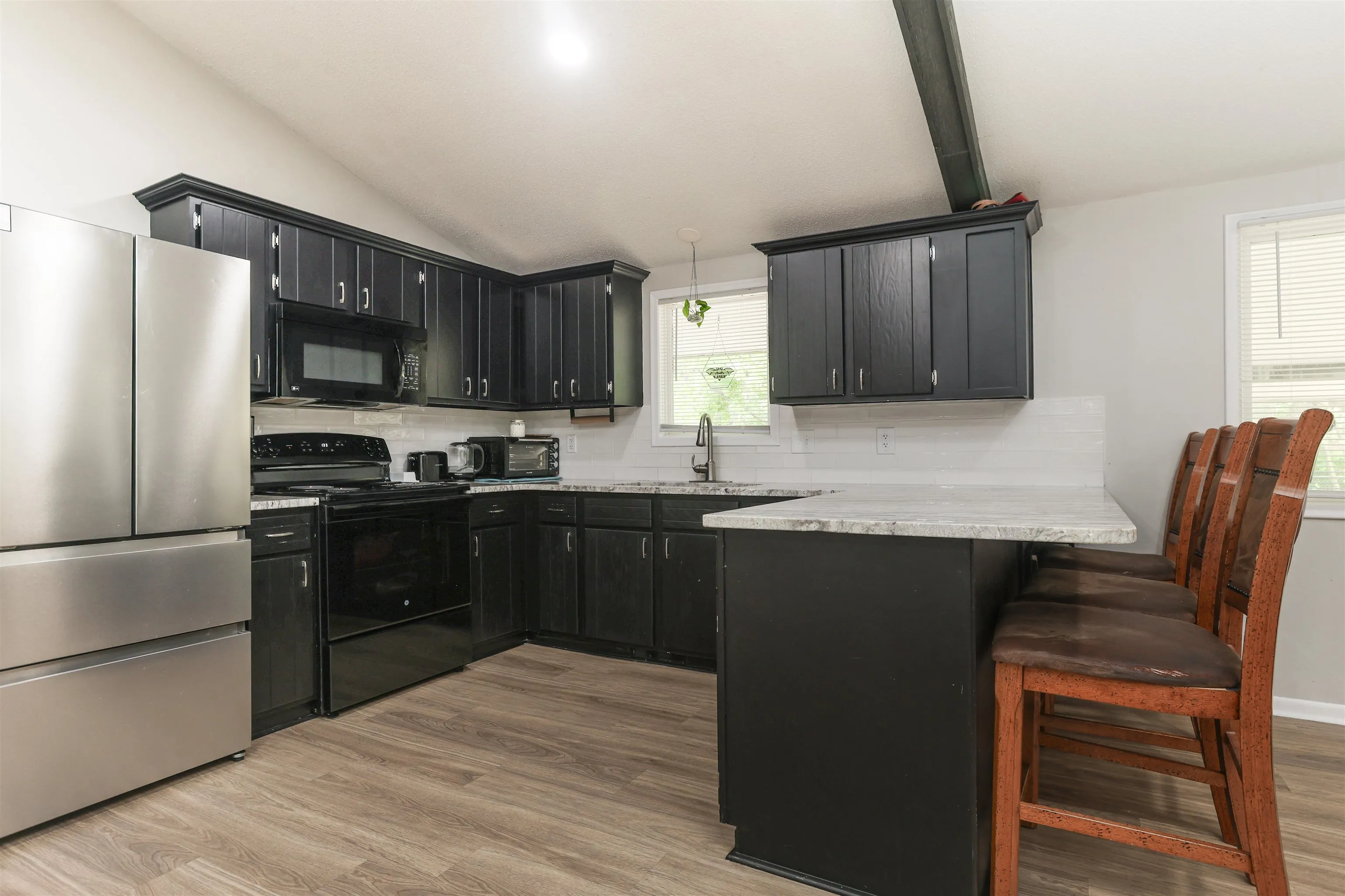 North Newton, Kansas 67117, United States, 2 Bedrooms Bedrooms, ,2 BathroomsBathrooms,Residential,Pending,144290