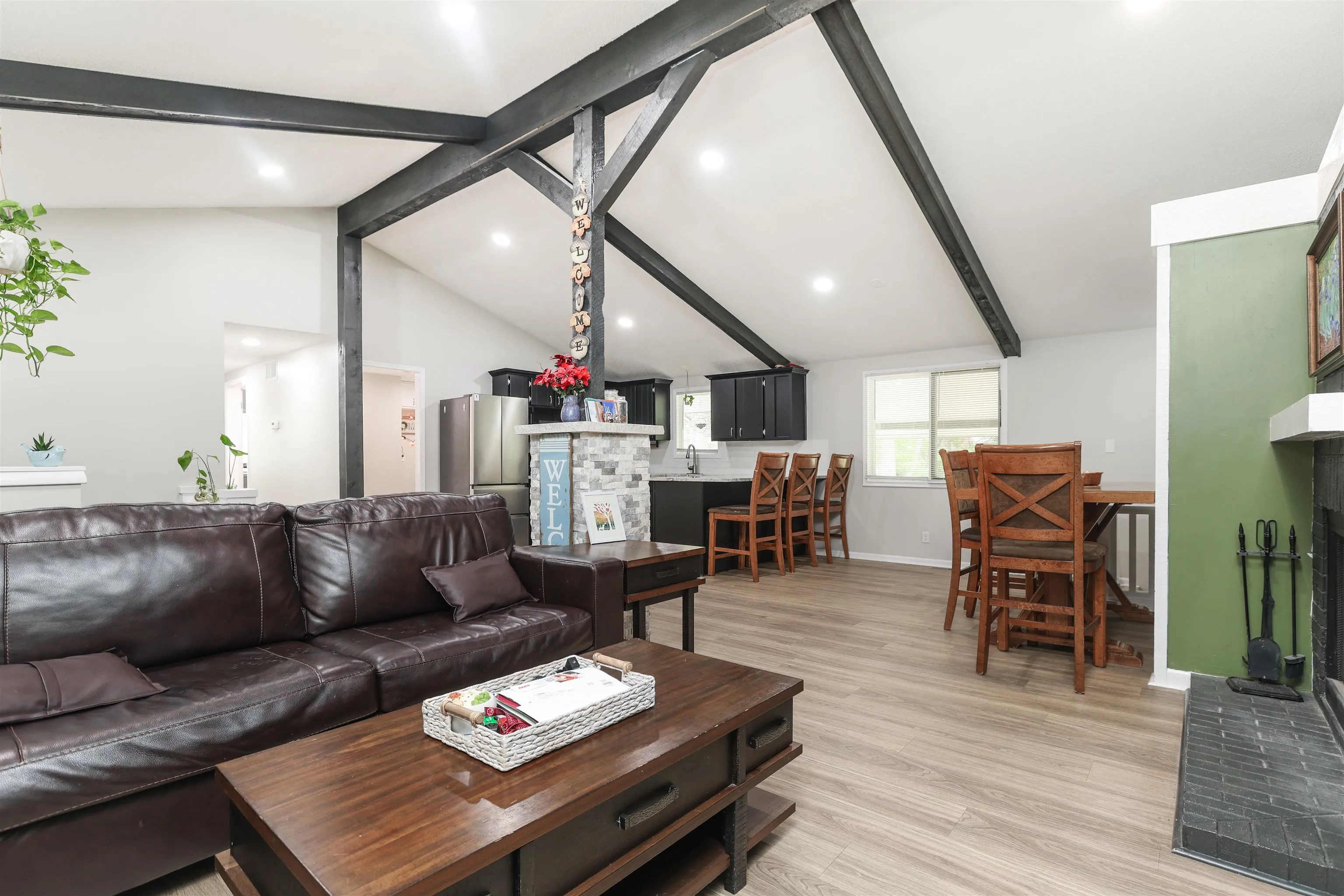 North Newton, Kansas 67117, United States, 2 Bedrooms Bedrooms, ,2 BathroomsBathrooms,Residential,Pending,144290