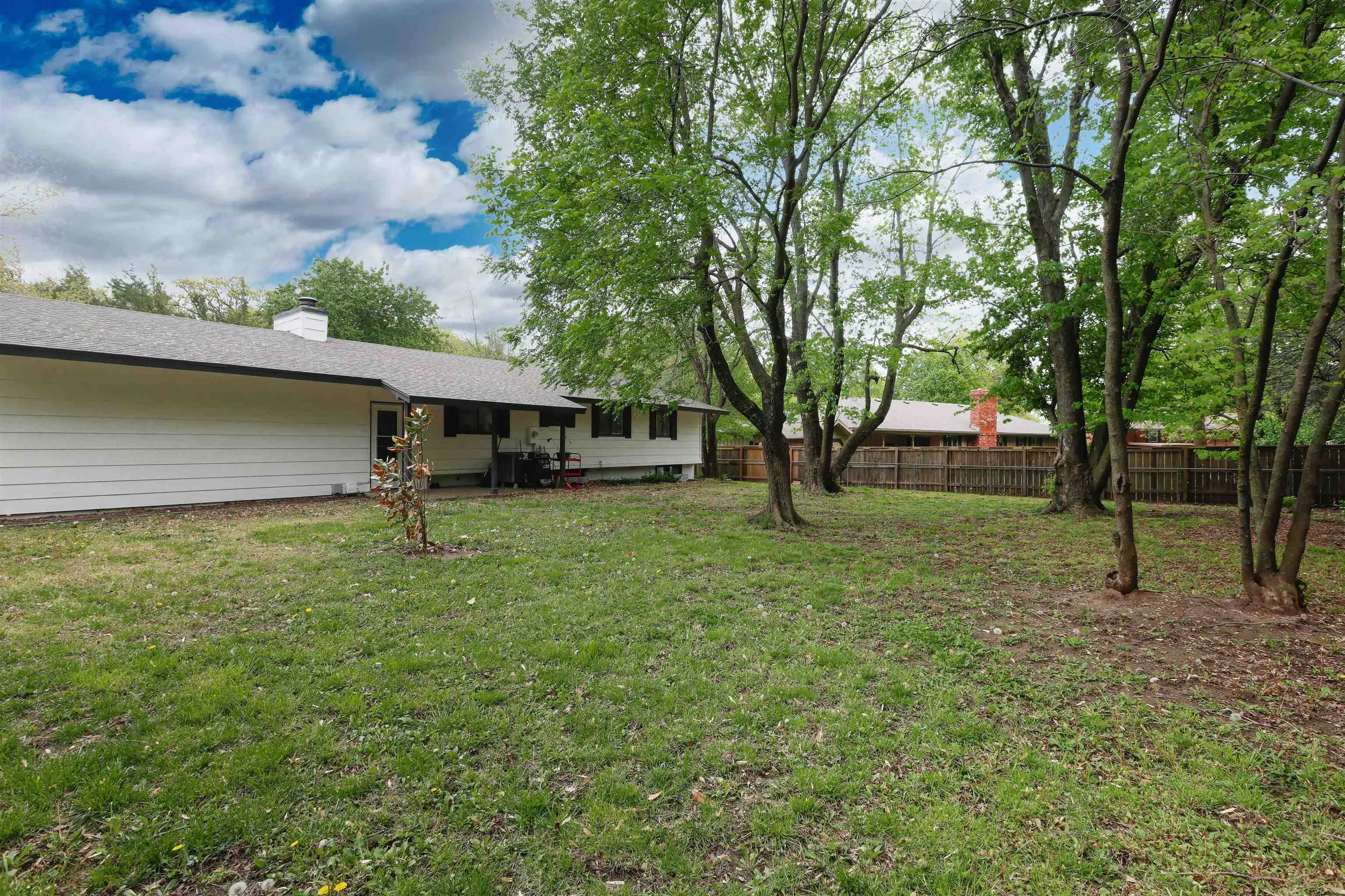 North Newton, Kansas 67117, United States, 2 Bedrooms Bedrooms, ,2 BathroomsBathrooms,Residential,Pending,144290