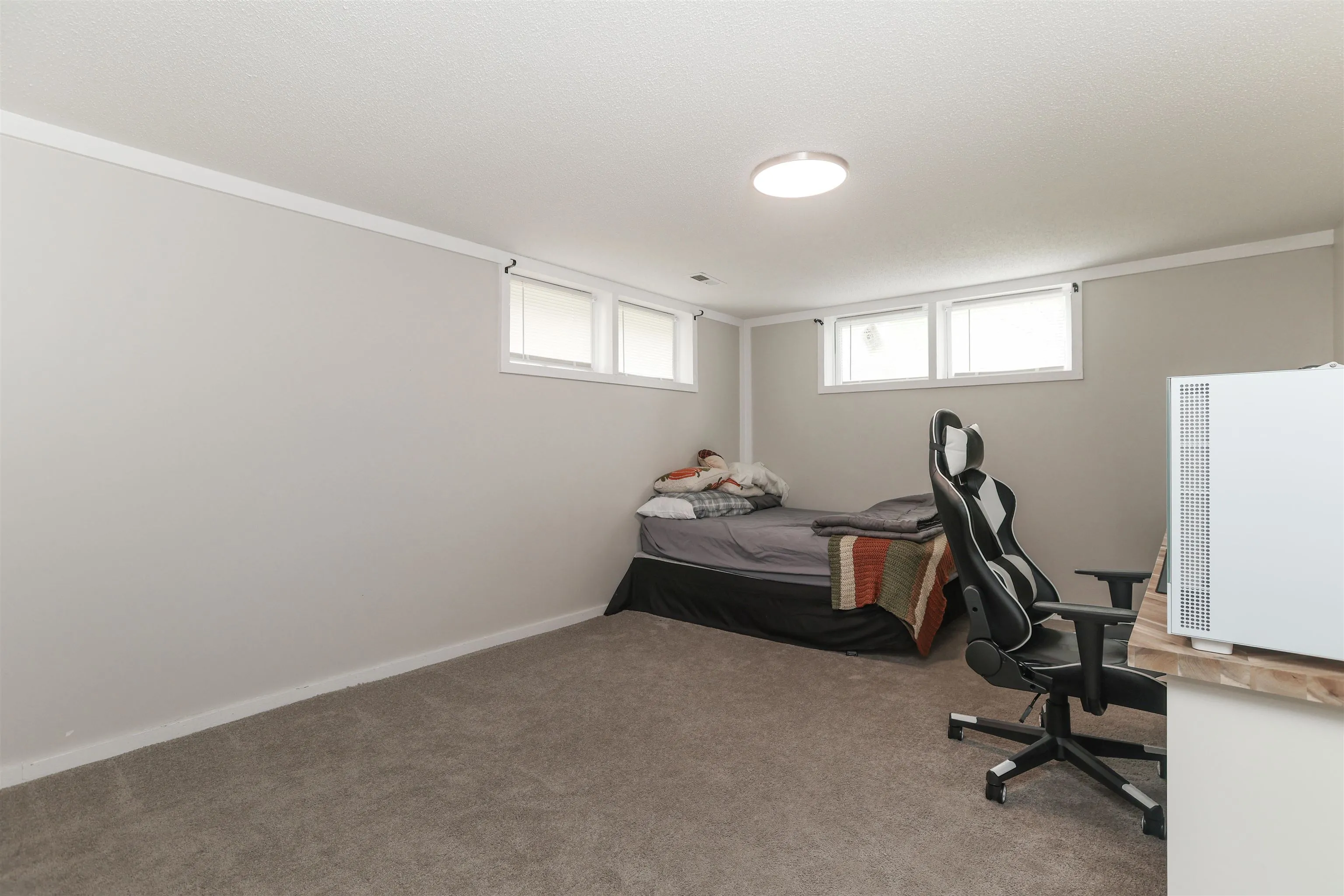 North Newton, Kansas 67117, United States, 2 Bedrooms Bedrooms, ,2 BathroomsBathrooms,Residential,Pending,144290