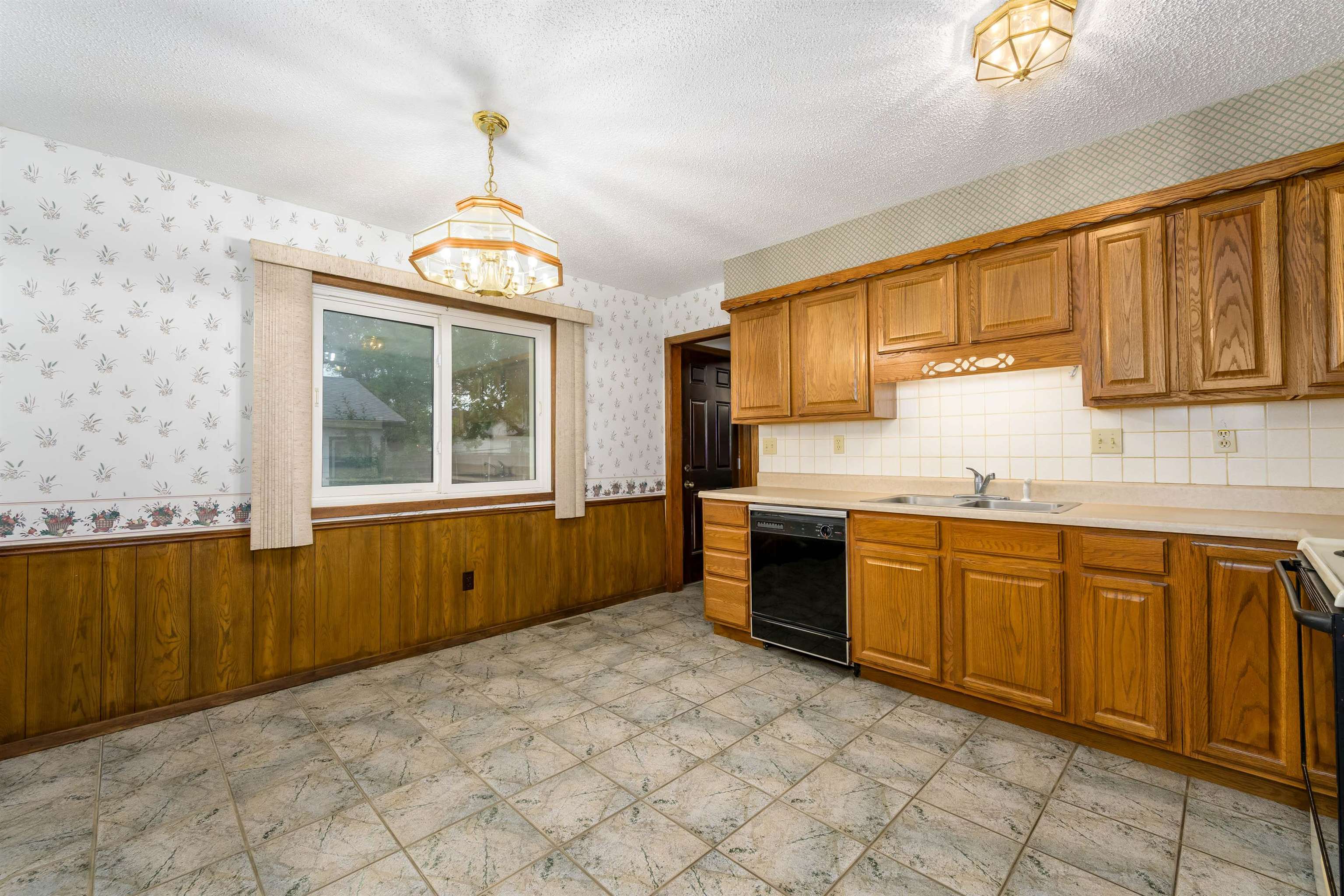 323 S Sunnyside Rd, Haysville, Kansas image 12