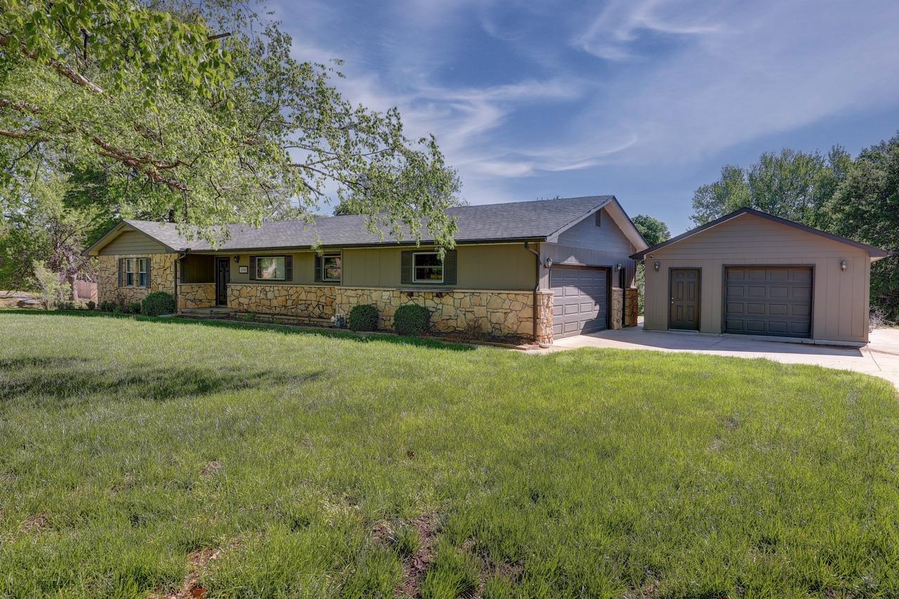 2300 N Timber Lane Dr, Arkansas City, Kansas image 1
