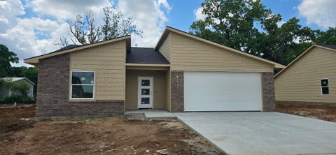 Homes For Sale - 207 Tomahawk<br/> Clearwater, KS 67026
