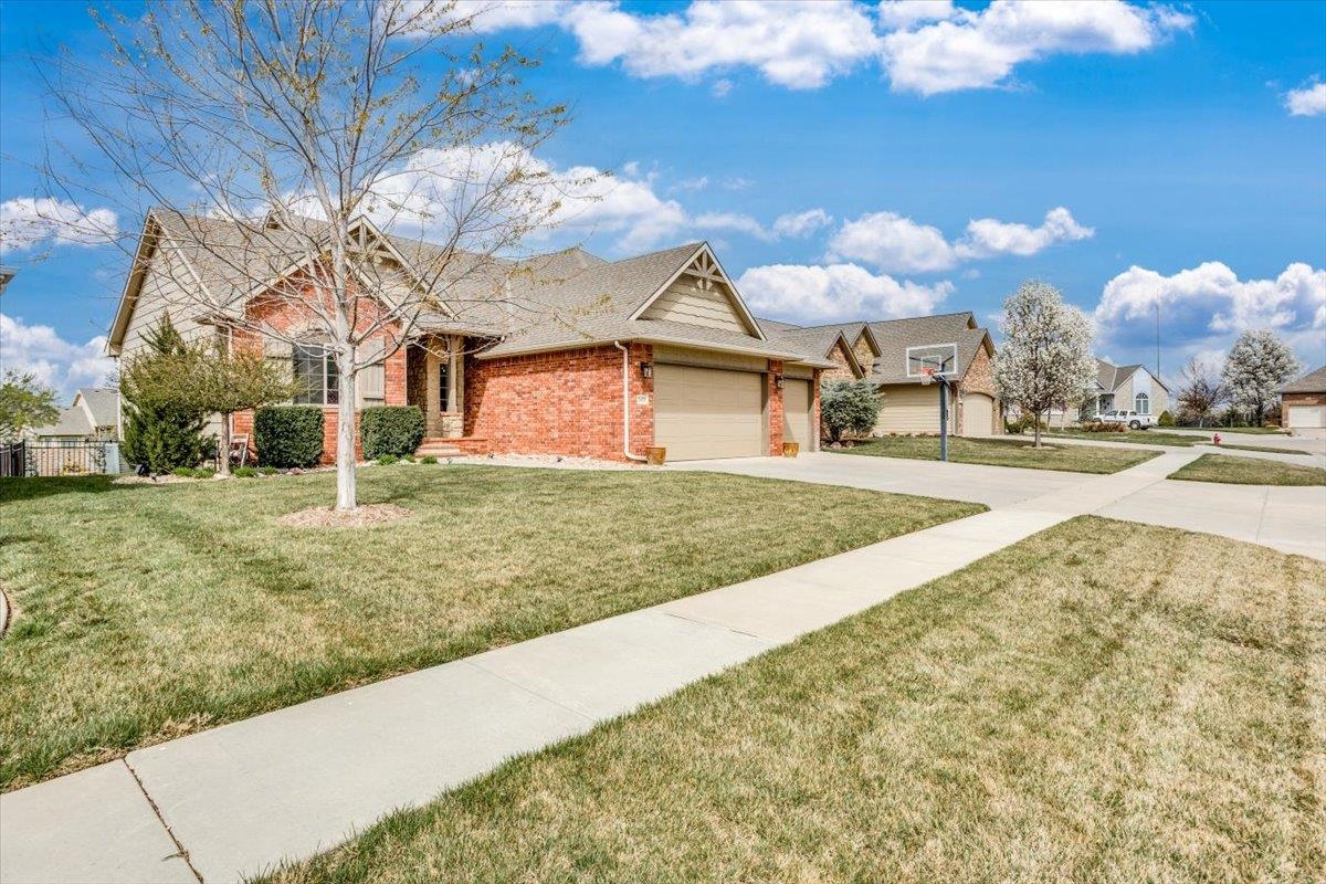 2425 N Sawgrass Ct, Derby, Kansas image 2