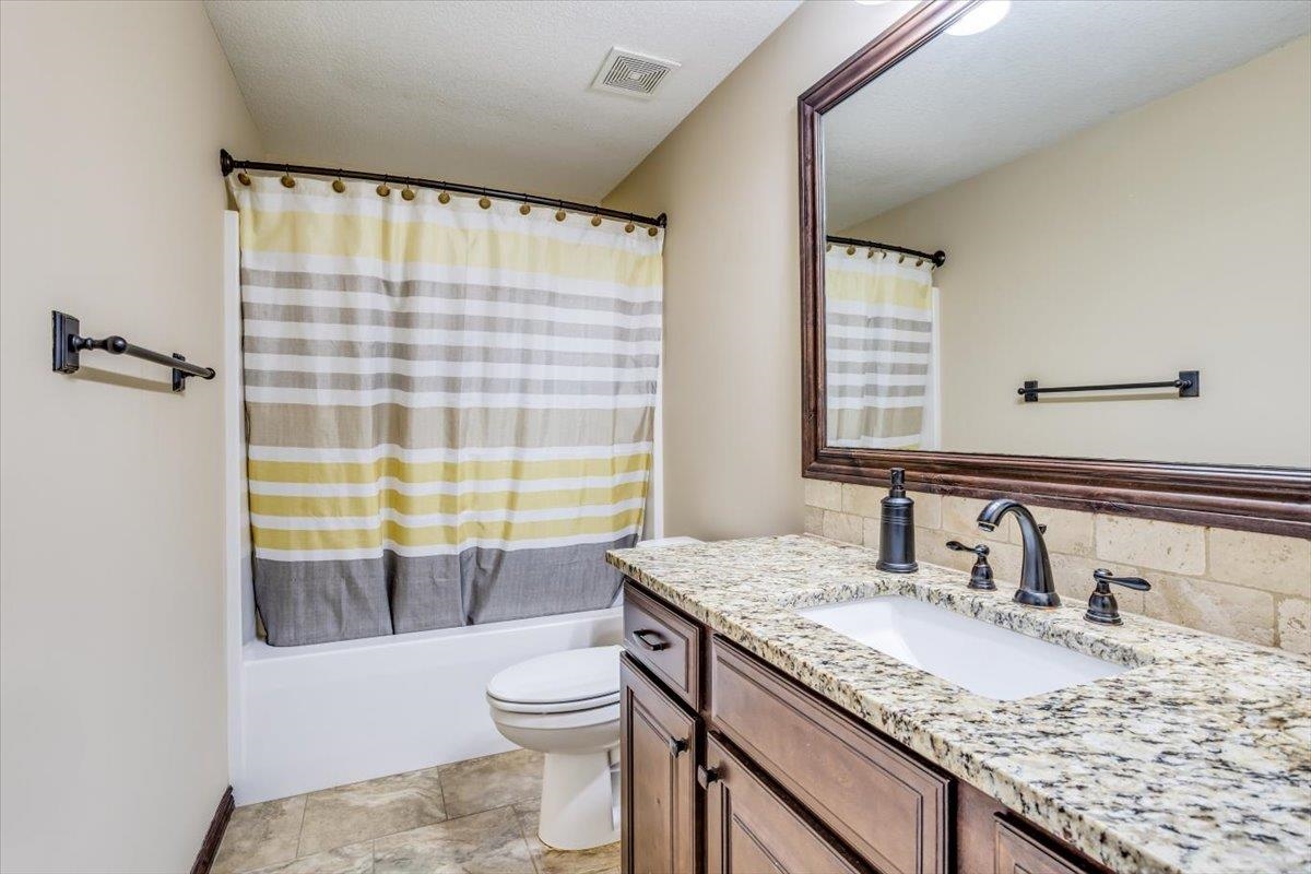 2425 N Sawgrass Ct, Derby, Kansas image 28