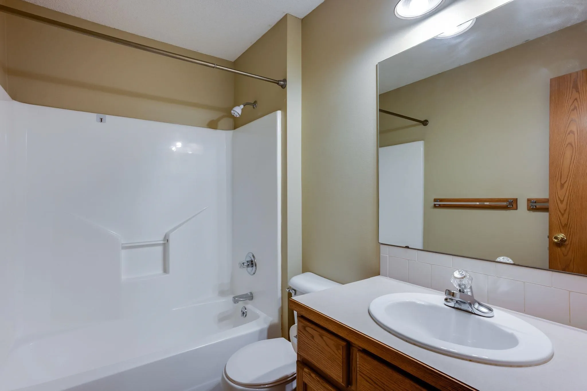 Wichita, Kansas 67209, United States, 3 Bedrooms Bedrooms, ,3 BathroomsBathrooms,Residential,Pending,247602