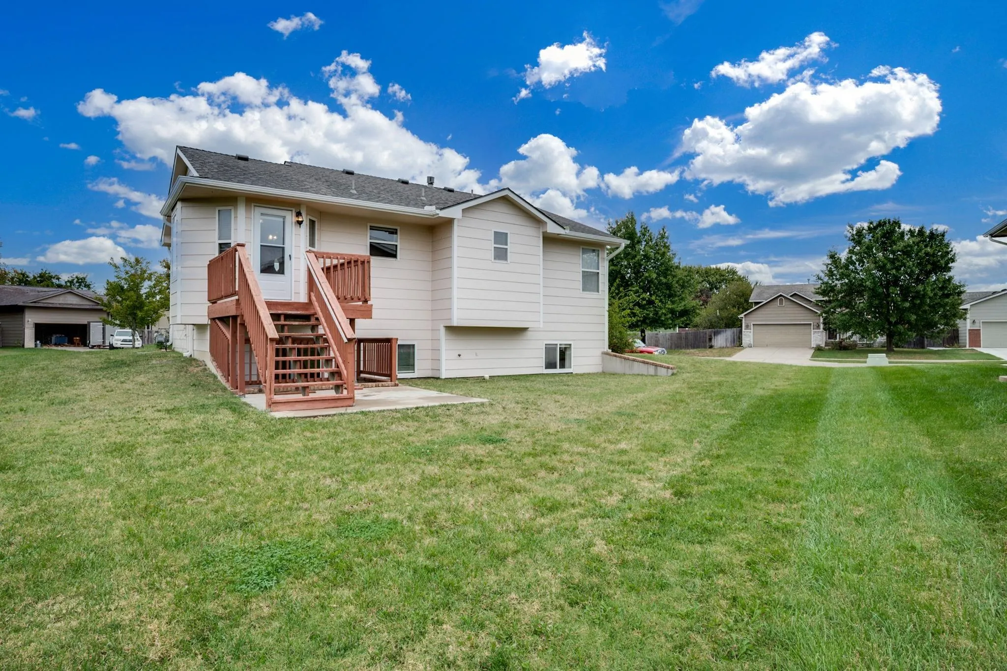 Wichita, Kansas 67209, United States, 3 Bedrooms Bedrooms, ,3 BathroomsBathrooms,Residential,Pending,247602