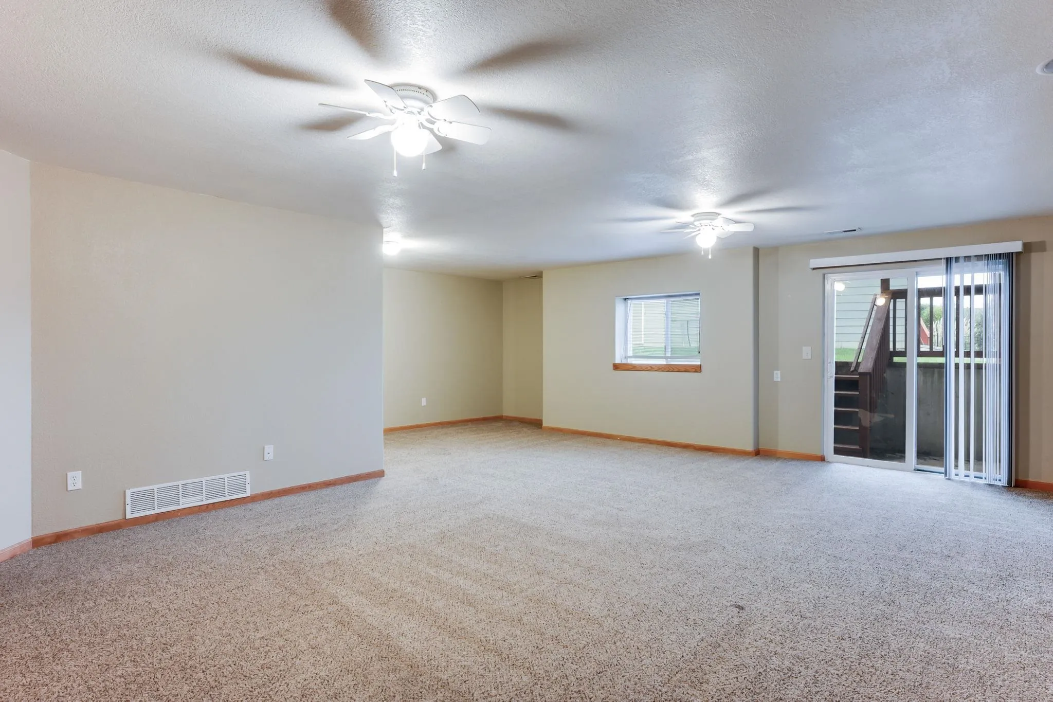 Wichita, Kansas 67209, United States, 3 Bedrooms Bedrooms, ,3 BathroomsBathrooms,Residential,Pending,247602