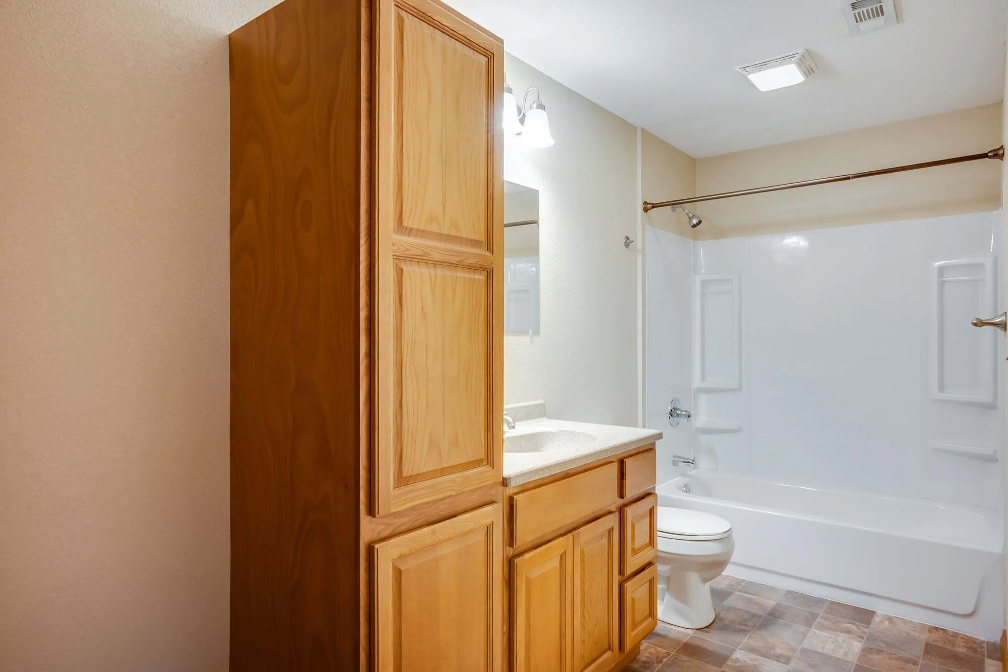 Wichita, Kansas 67209, United States, 3 Bedrooms Bedrooms, ,3 BathroomsBathrooms,Residential,Pending,247602