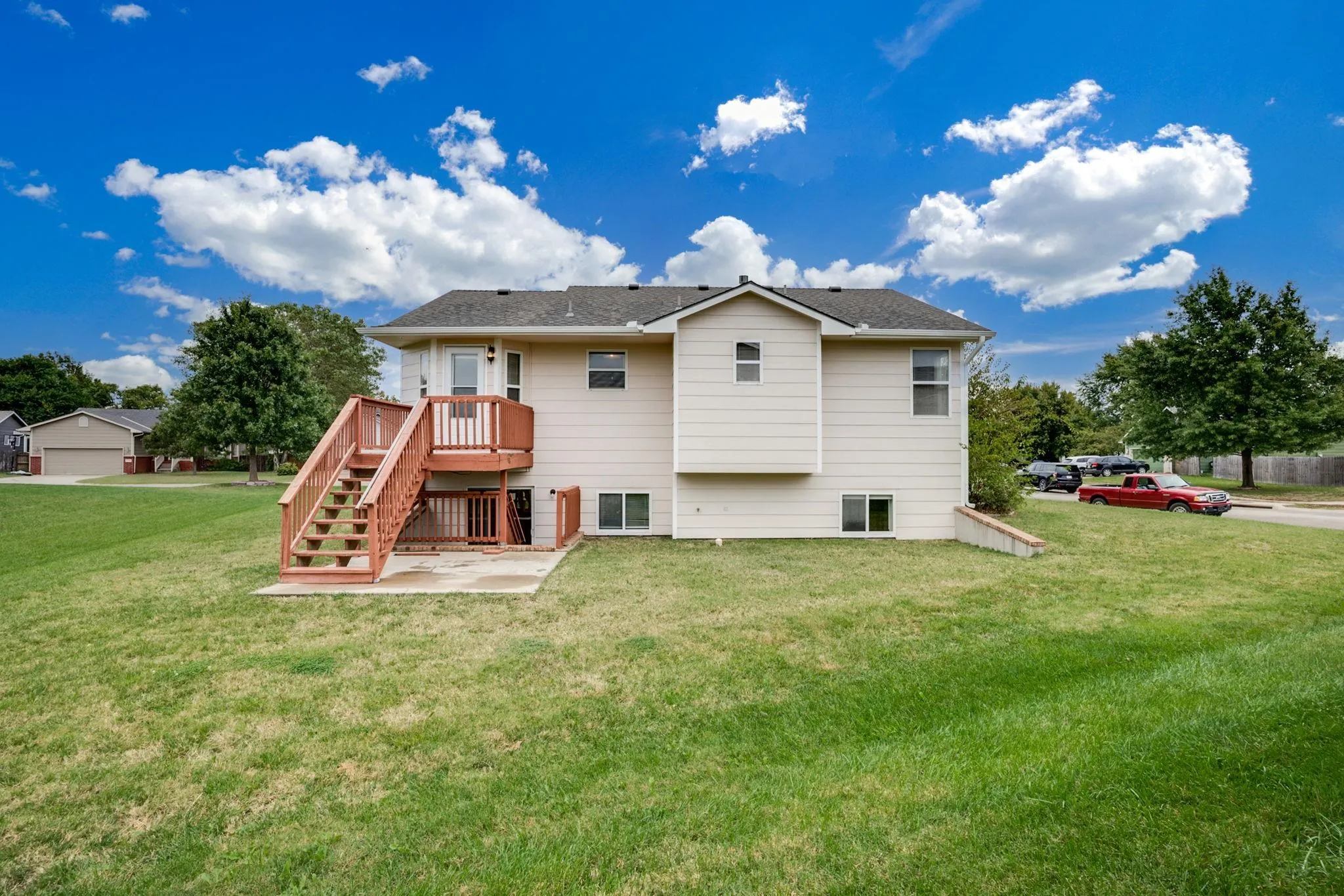 Wichita, Kansas 67209, United States, 3 Bedrooms Bedrooms, ,3 BathroomsBathrooms,Residential,Pending,247602