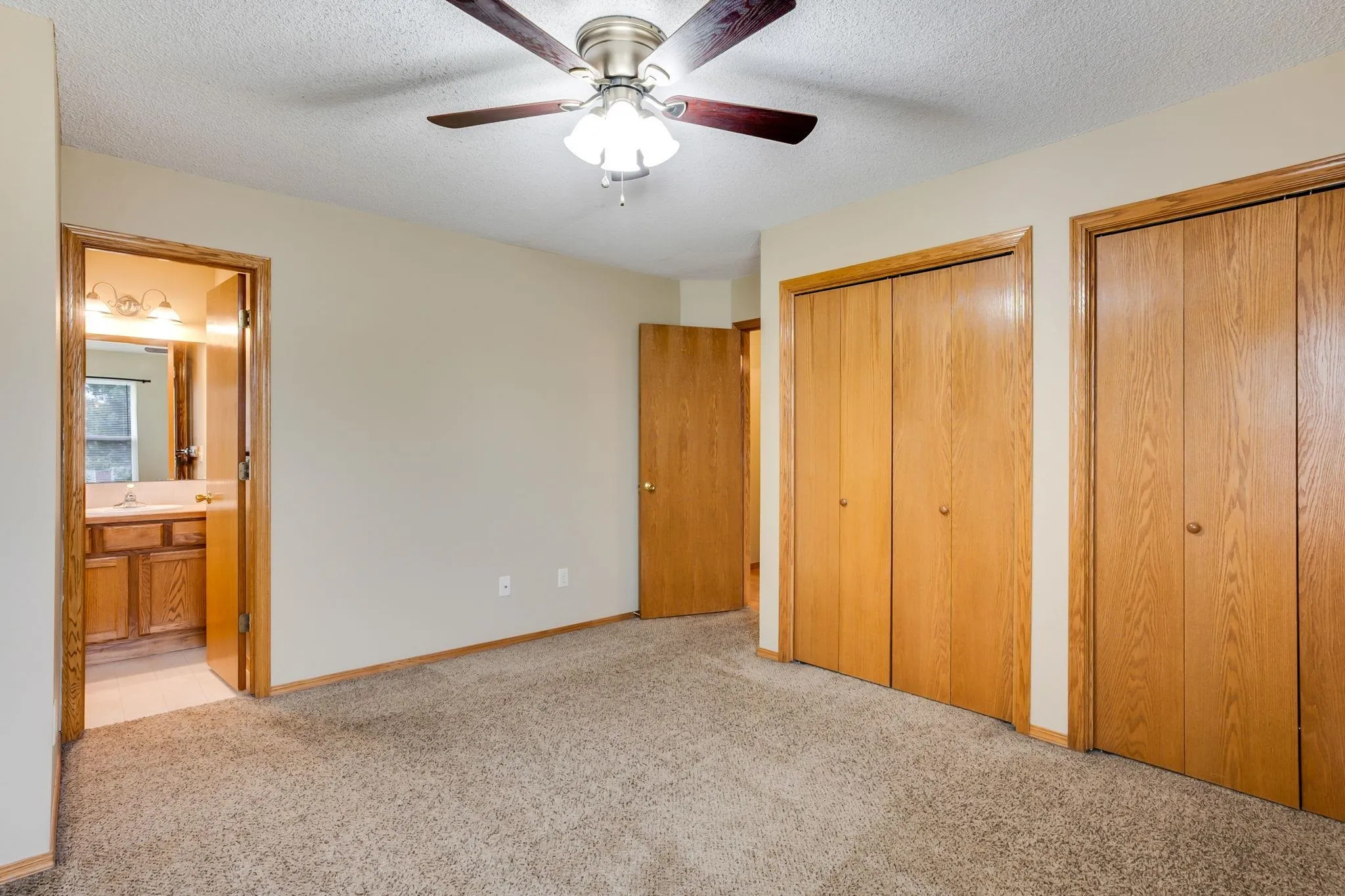 Wichita, Kansas 67209, United States, 3 Bedrooms Bedrooms, ,3 BathroomsBathrooms,Residential,Pending,247602