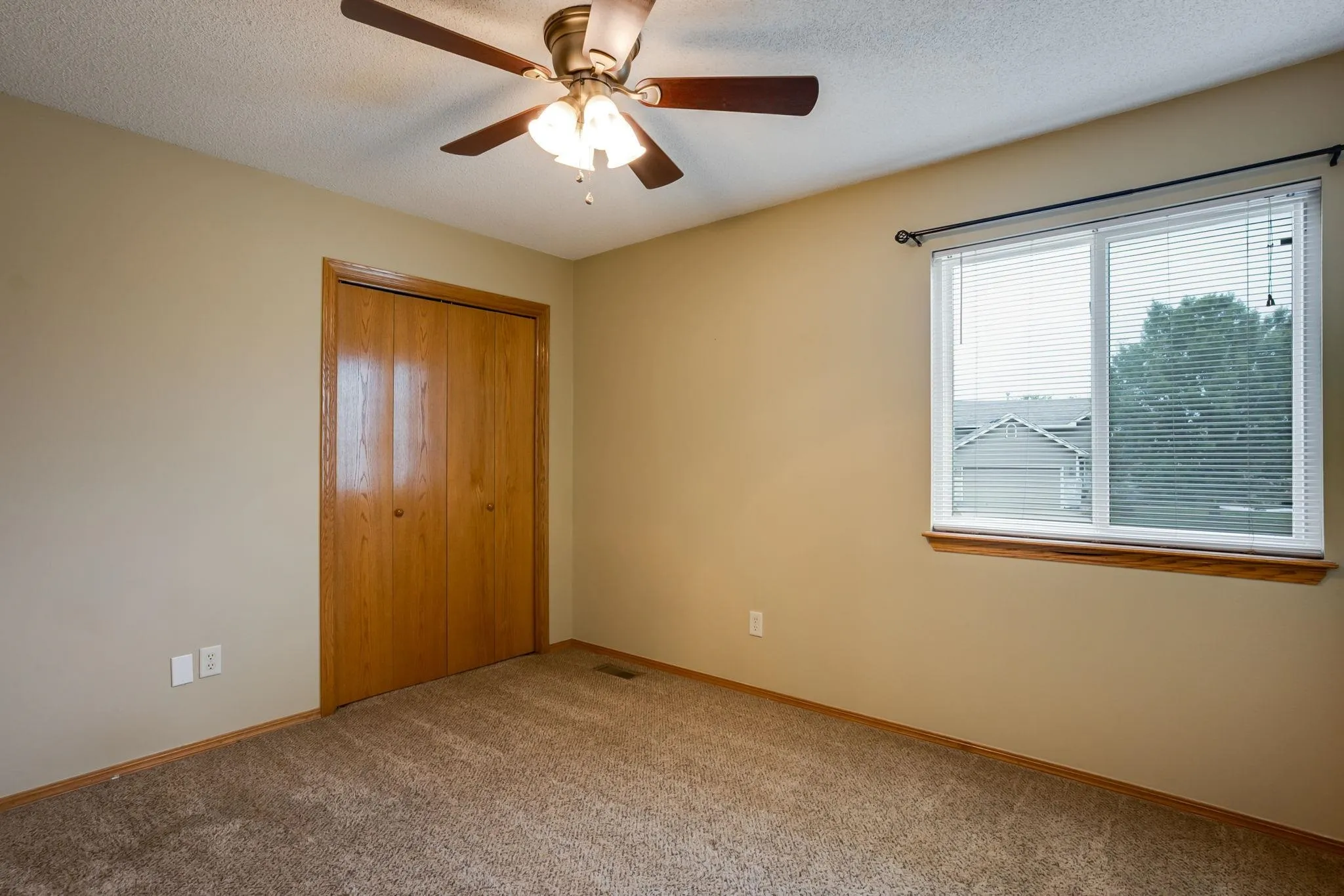 Wichita, Kansas 67209, United States, 3 Bedrooms Bedrooms, ,3 BathroomsBathrooms,Residential,Pending,247602