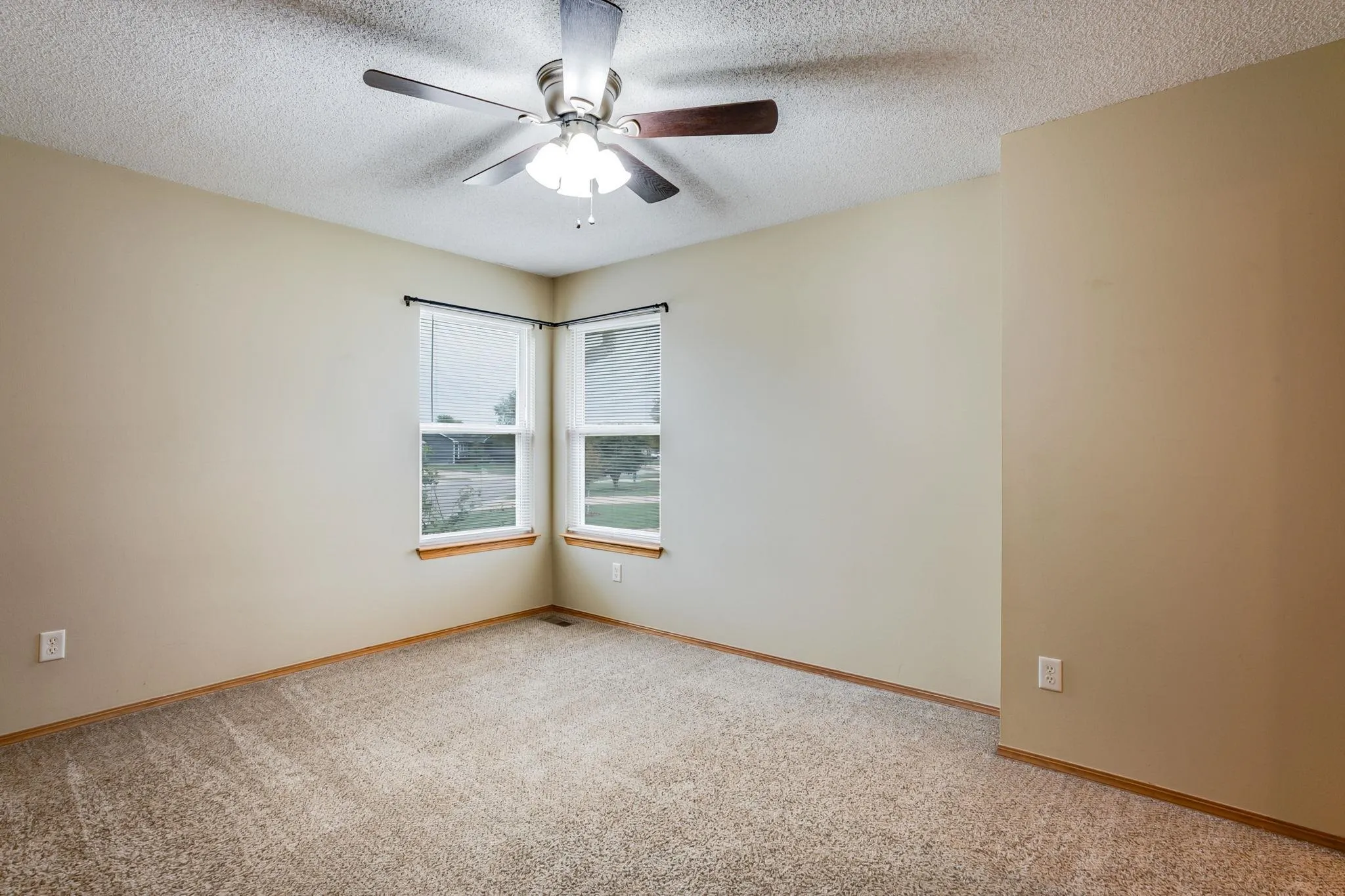 Wichita, Kansas 67209, United States, 3 Bedrooms Bedrooms, ,3 BathroomsBathrooms,Residential,Pending,247602