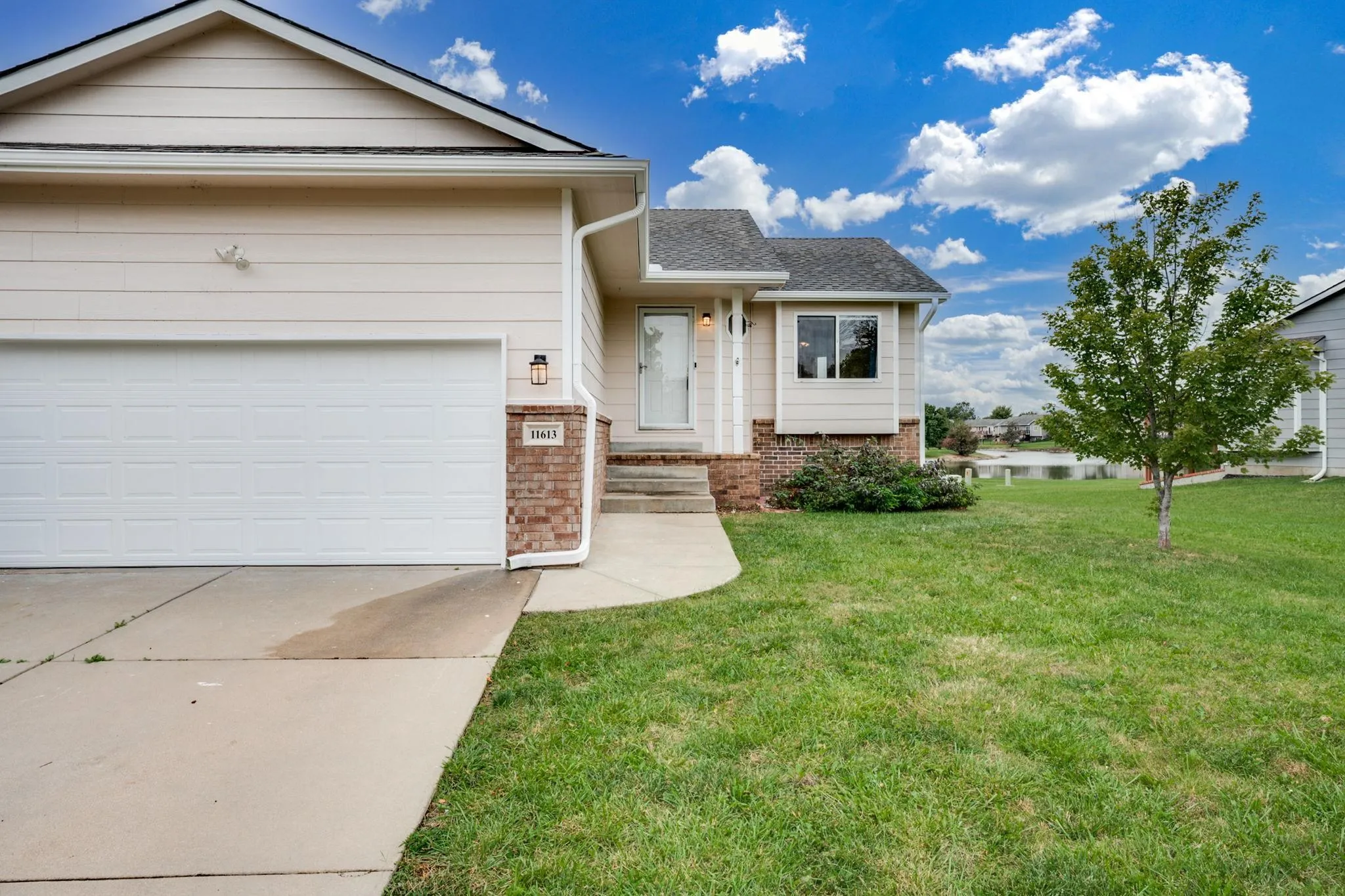 Wichita, Kansas 67209, United States, 3 Bedrooms Bedrooms, ,3 BathroomsBathrooms,Residential,Pending,247602