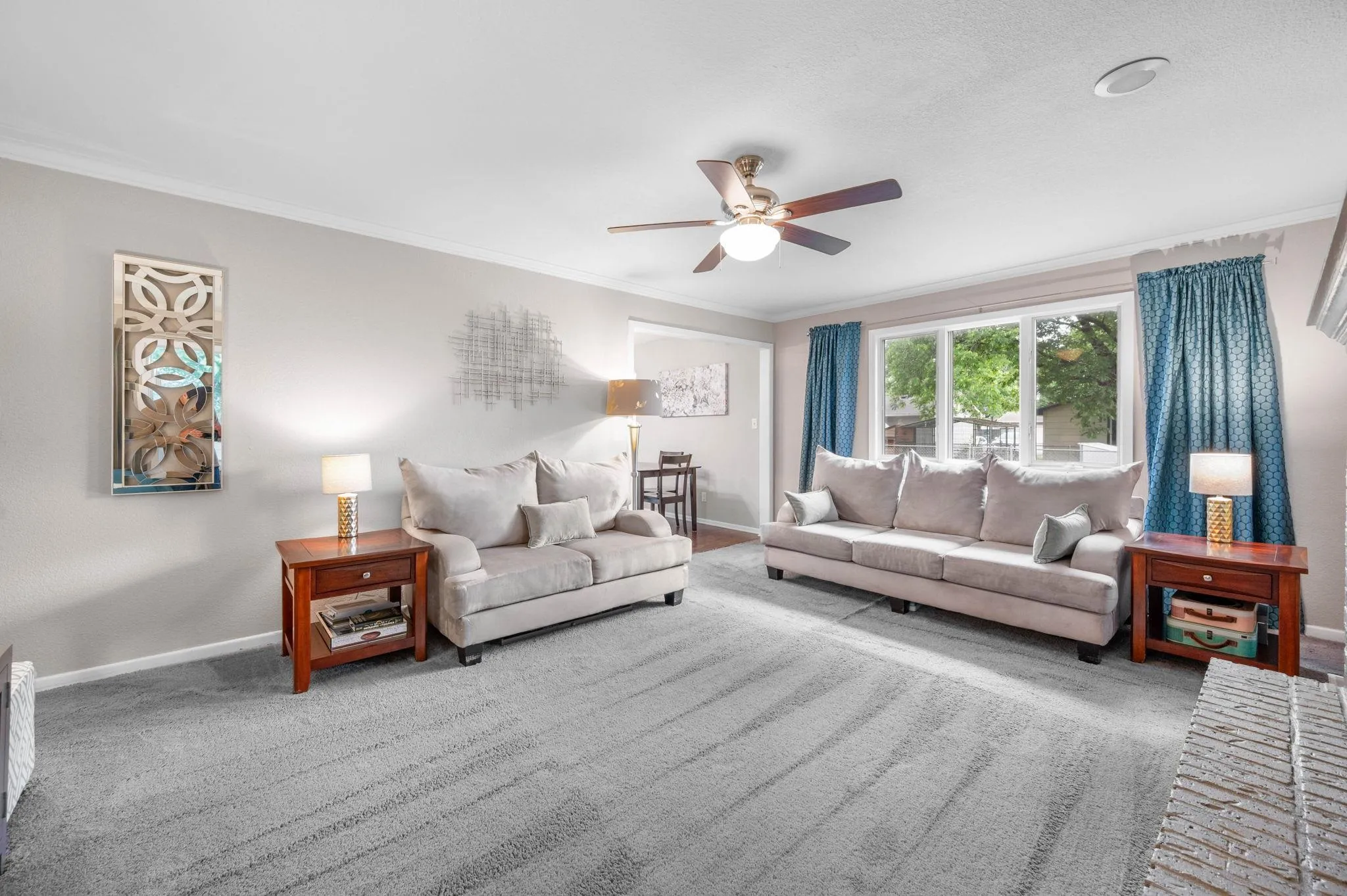 Wichita, Kansas 67212, United States, 3 Bedrooms Bedrooms, ,3 BathroomsBathrooms,Residential,Pending,135509