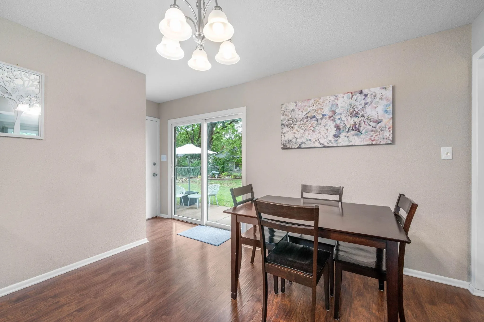 Wichita, Kansas 67212, United States, 3 Bedrooms Bedrooms, ,3 BathroomsBathrooms,Residential,Pending,135509