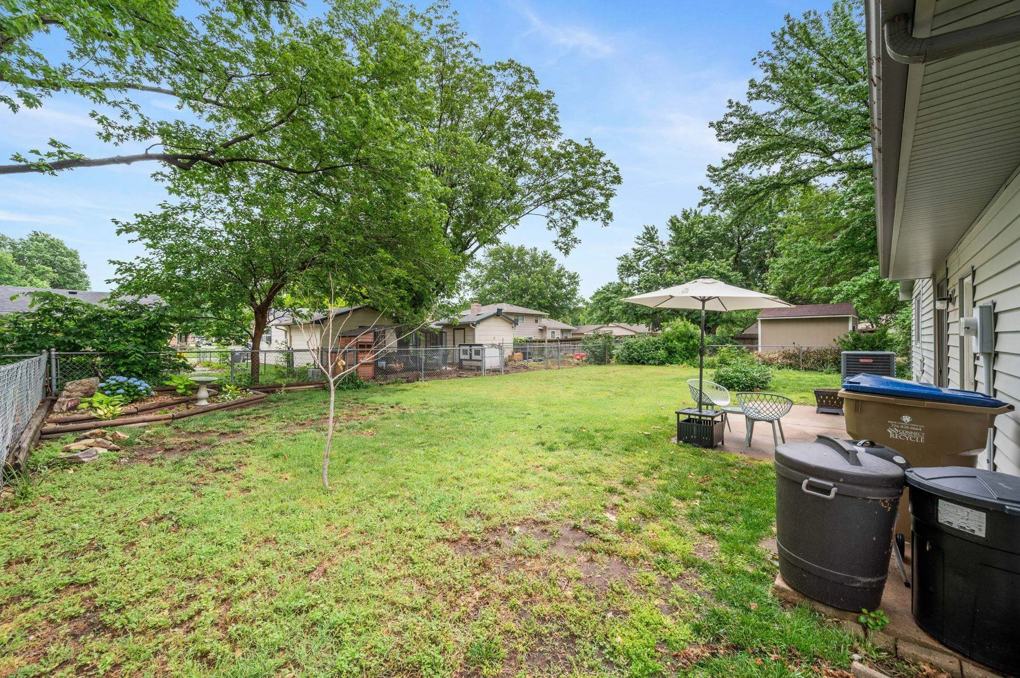 Wichita, Kansas 67212, United States, 3 Bedrooms Bedrooms, ,3 BathroomsBathrooms,Residential,Pending,135509