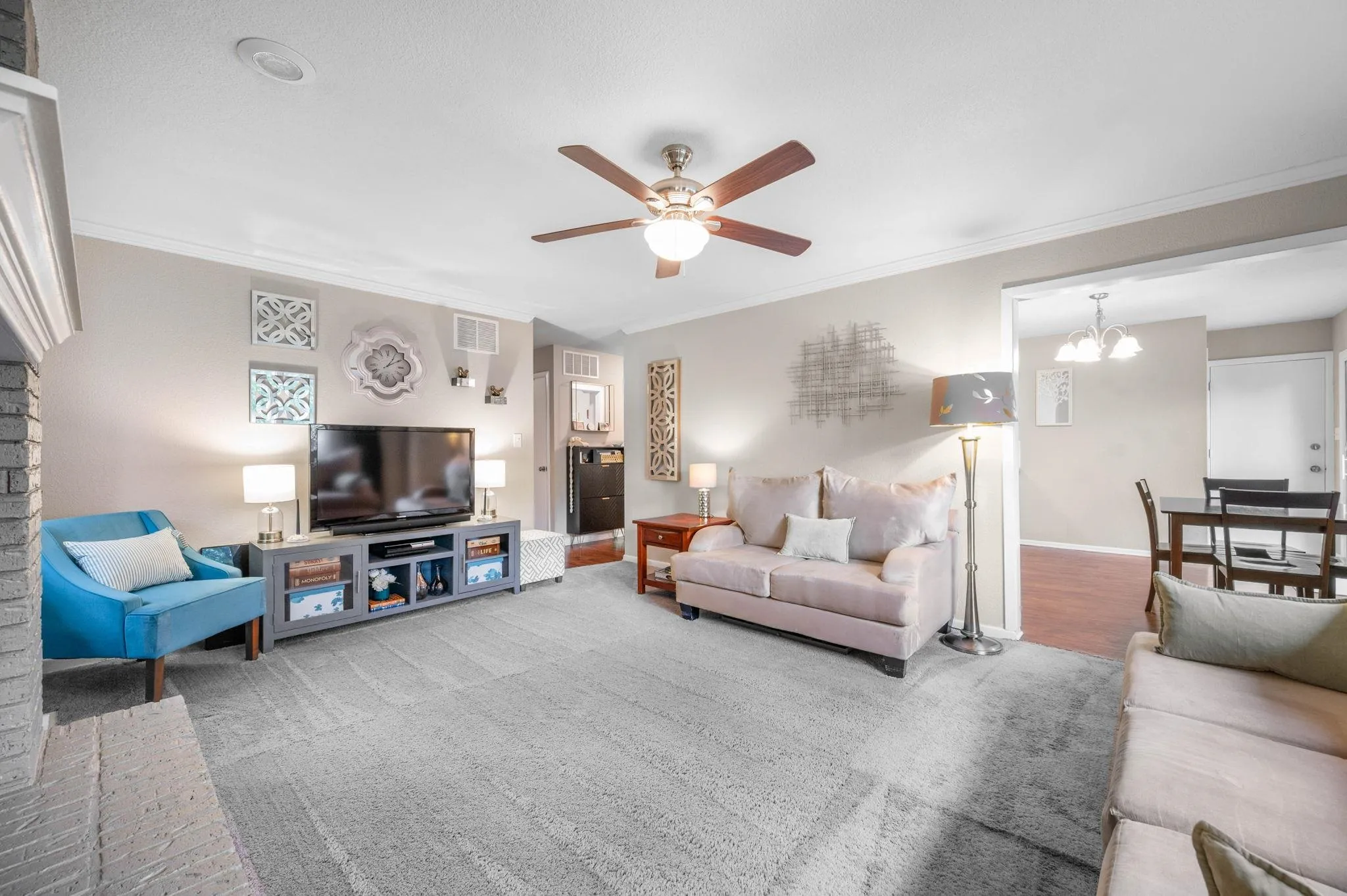 Wichita, Kansas 67212, United States, 3 Bedrooms Bedrooms, ,3 BathroomsBathrooms,Residential,Pending,135509